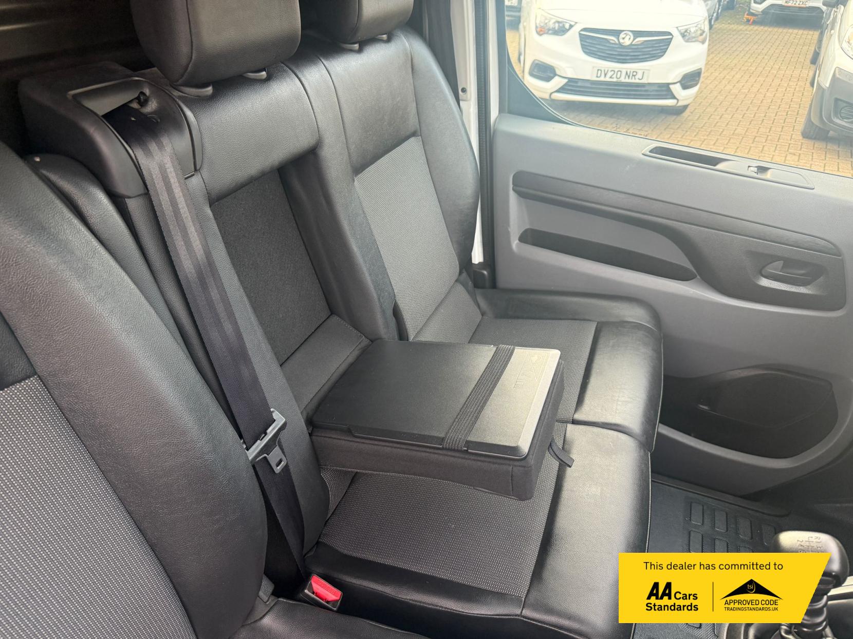 Vauxhall Vivaro 1.5 Turbo D 2900 Sportive Panel Van 5dr Diesel Manual L2 H1 Euro 6 (s/s) (100 ps)