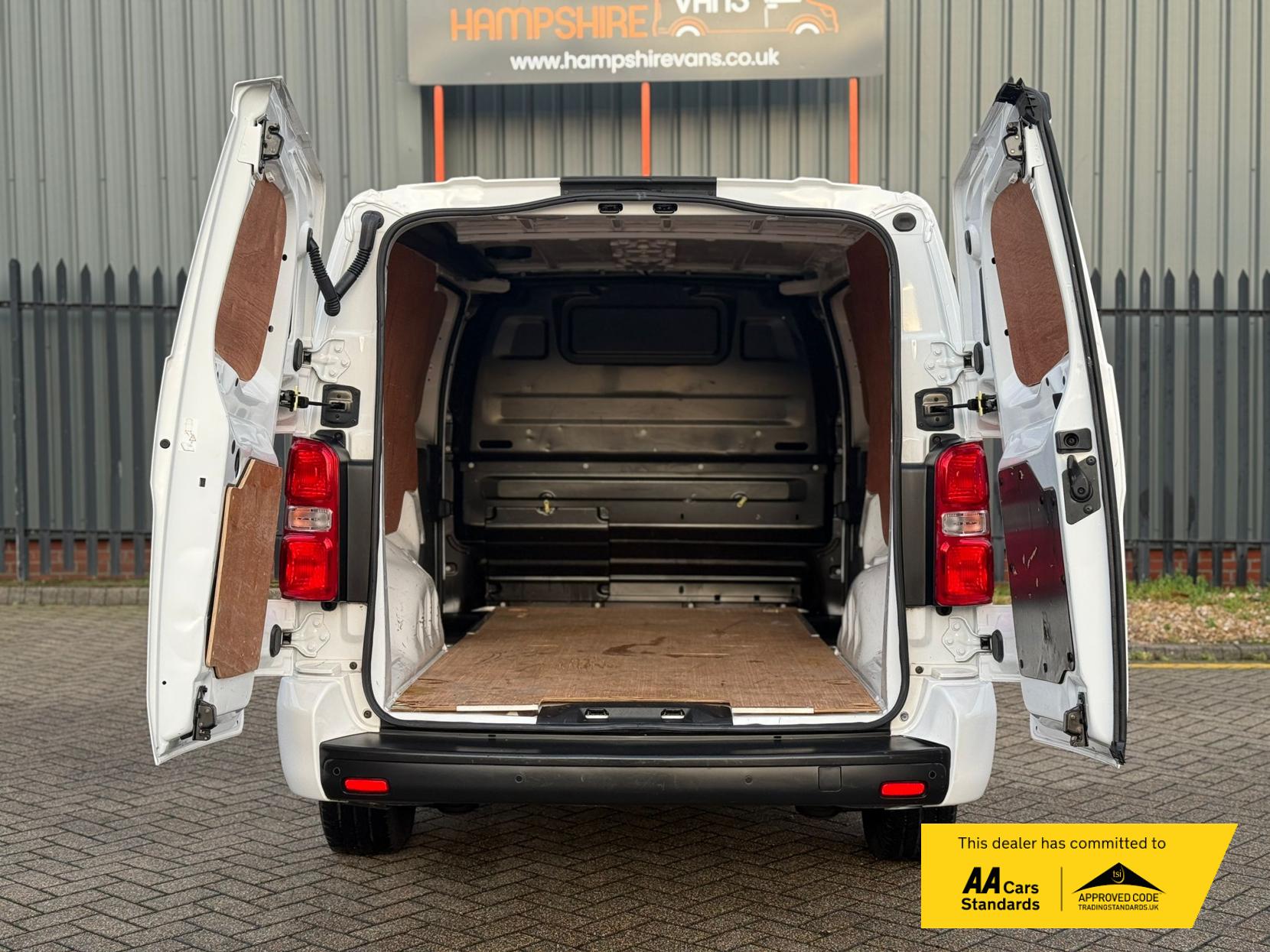 Vauxhall Vivaro 1.5 Turbo D 2900 Sportive Panel Van 5dr Diesel Manual L2 H1 Euro 6 (s/s) (100 ps)