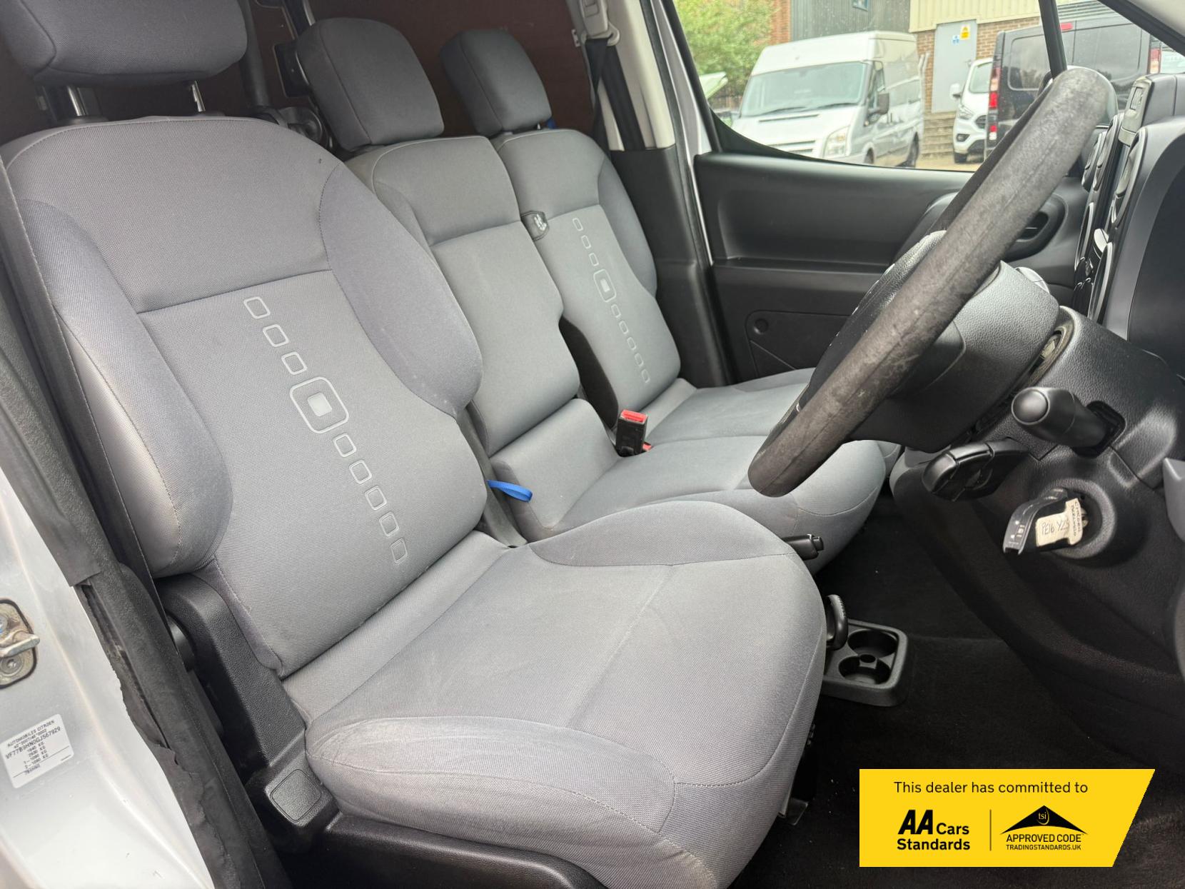Citroen Berlingo 1.6 HDi 625 Enterprise Panel Van 5dr Diesel Manual L1 (131 g/km, 75 bhp)