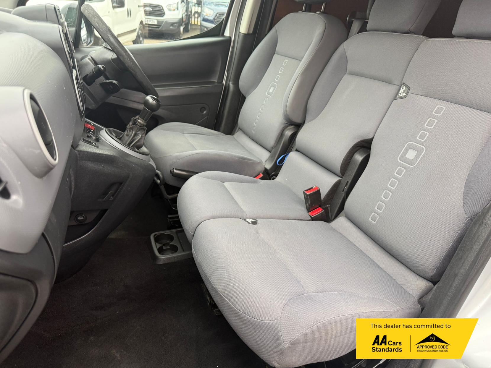 Citroen Berlingo 1.6 HDi 625 Enterprise Panel Van 5dr Diesel Manual L1 (131 g/km, 75 bhp)