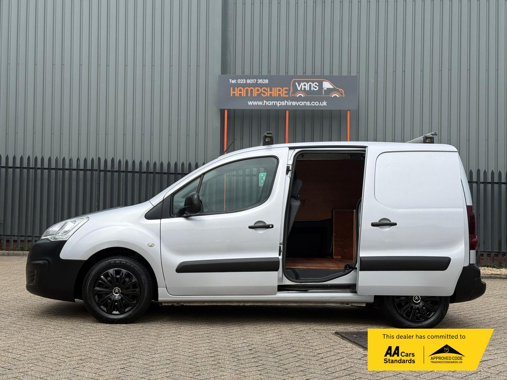Citroen Berlingo 1.6 HDi 625 Enterprise Panel Van 5dr Diesel Manual L1 (131 g/km, 75 bhp)