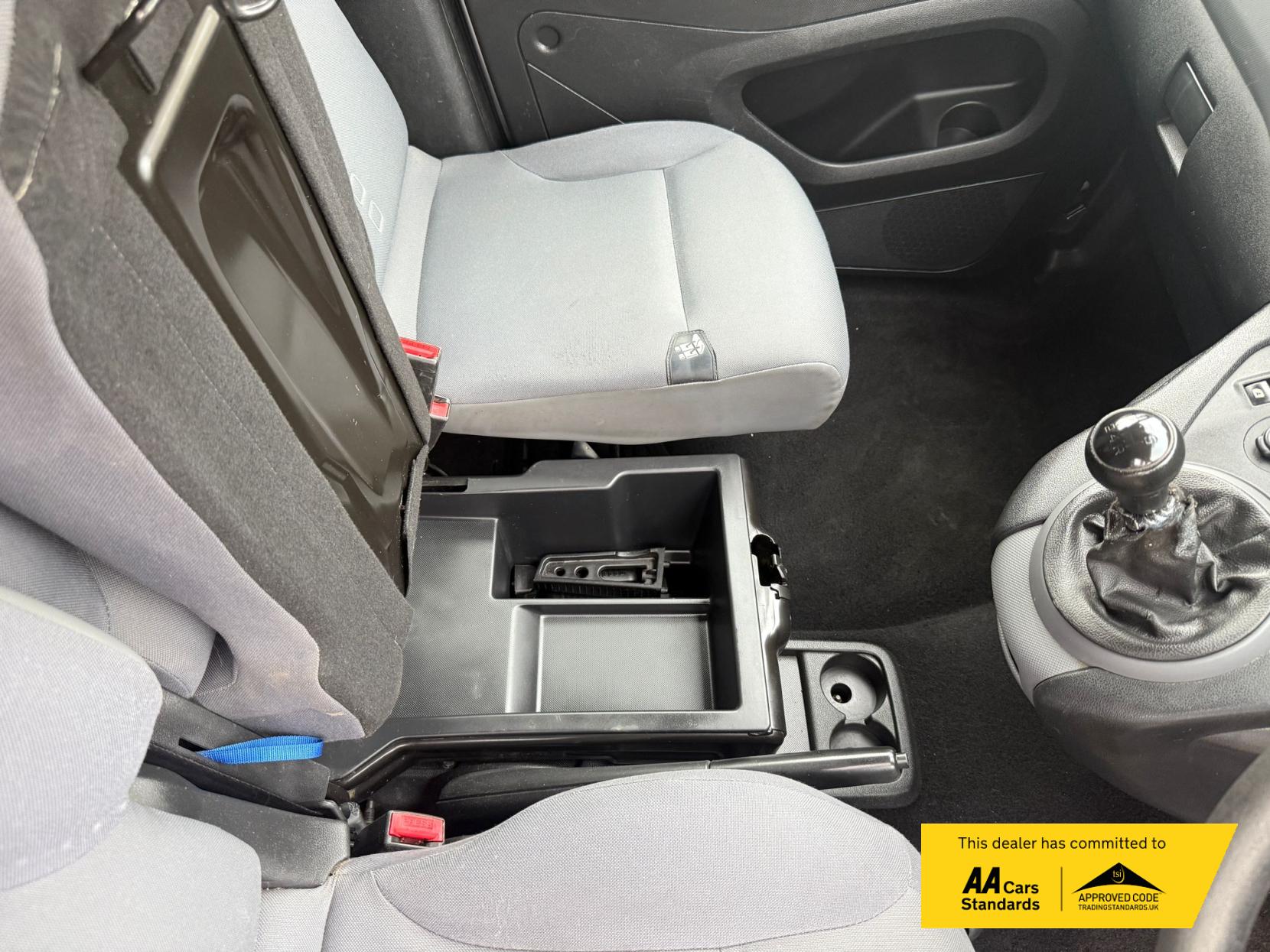 Citroen Berlingo 1.6 HDi 625 Enterprise Panel Van 5dr Diesel Manual L1 (131 g/km, 75 bhp)