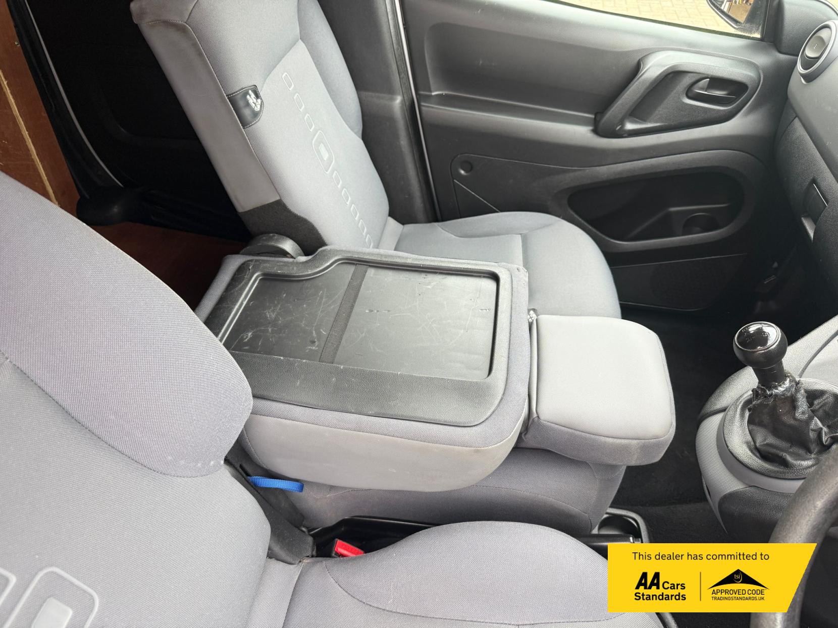 Citroen Berlingo 1.6 HDi 625 Enterprise Panel Van 5dr Diesel Manual L1 (131 g/km, 75 bhp)