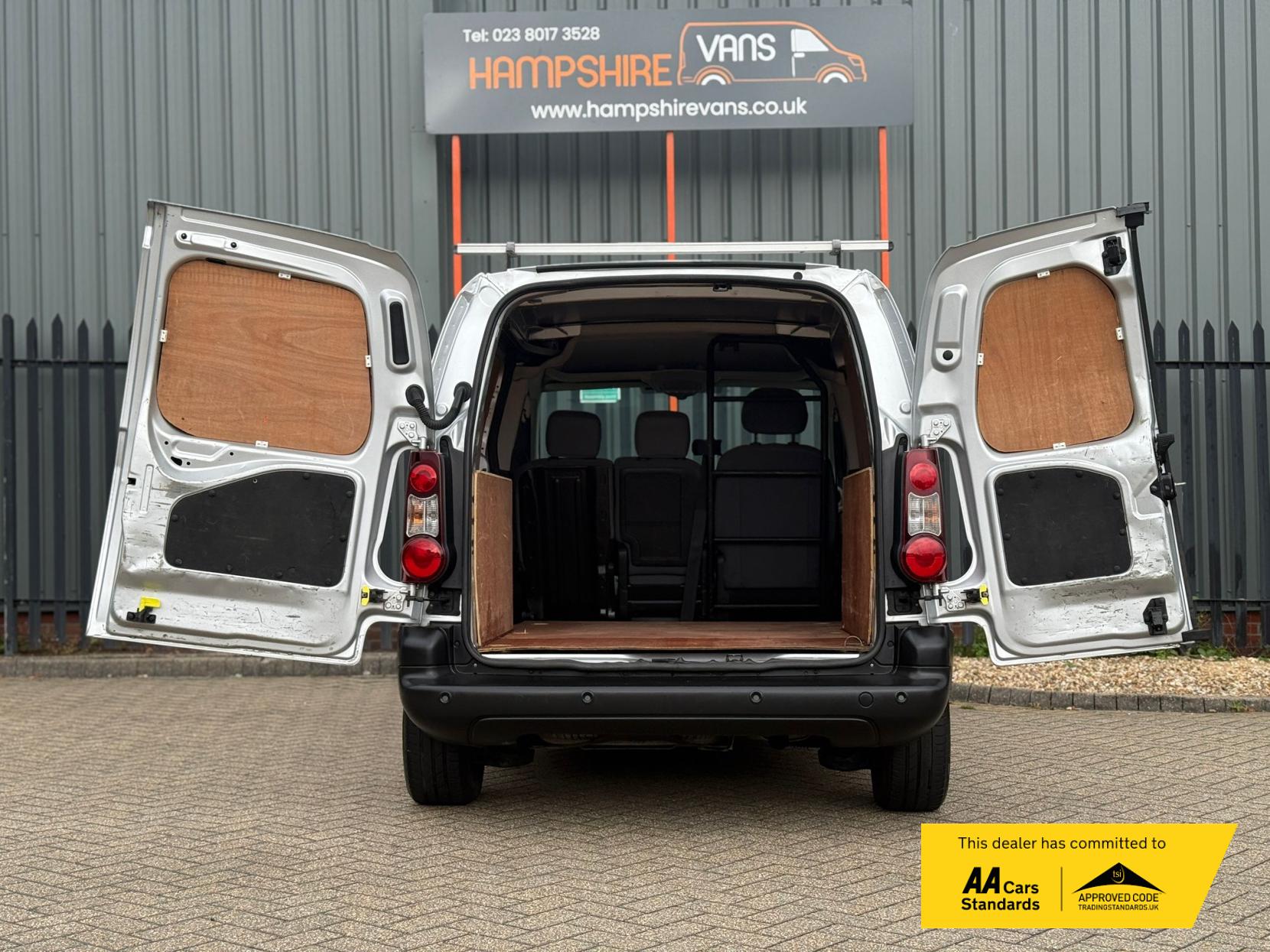 Citroen Berlingo 1.6 HDi 625 Enterprise Panel Van 5dr Diesel Manual L1 (131 g/km, 75 bhp)