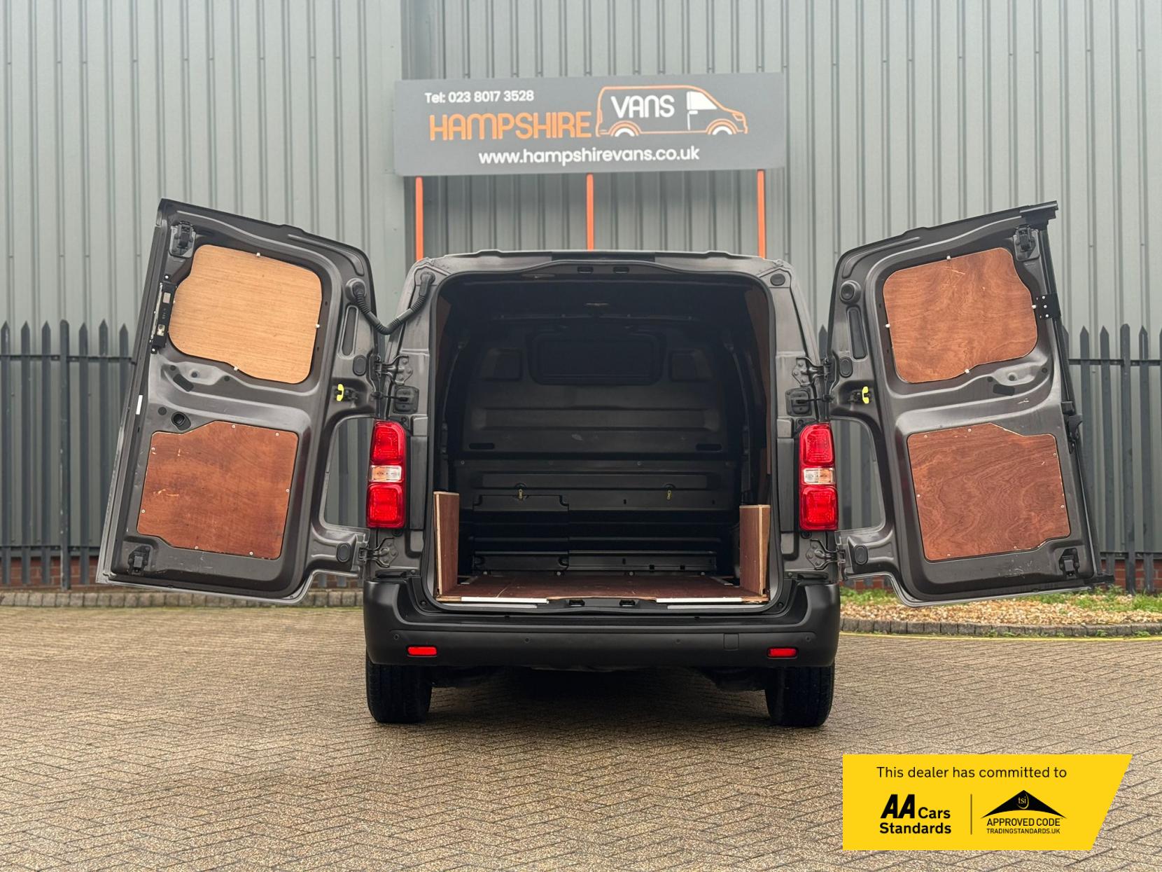 Peugeot Expert 1.5 BlueHDi 1000 Professional Standard Panel Van 6dr Diesel Manual MWB Euro 6 (s/s) (100 bhp)