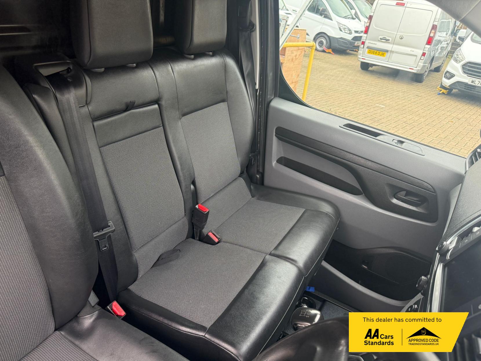 Peugeot Expert 1.5 BlueHDi 1000 Professional Standard Panel Van 6dr Diesel Manual MWB Euro 6 (s/s) (100 bhp)