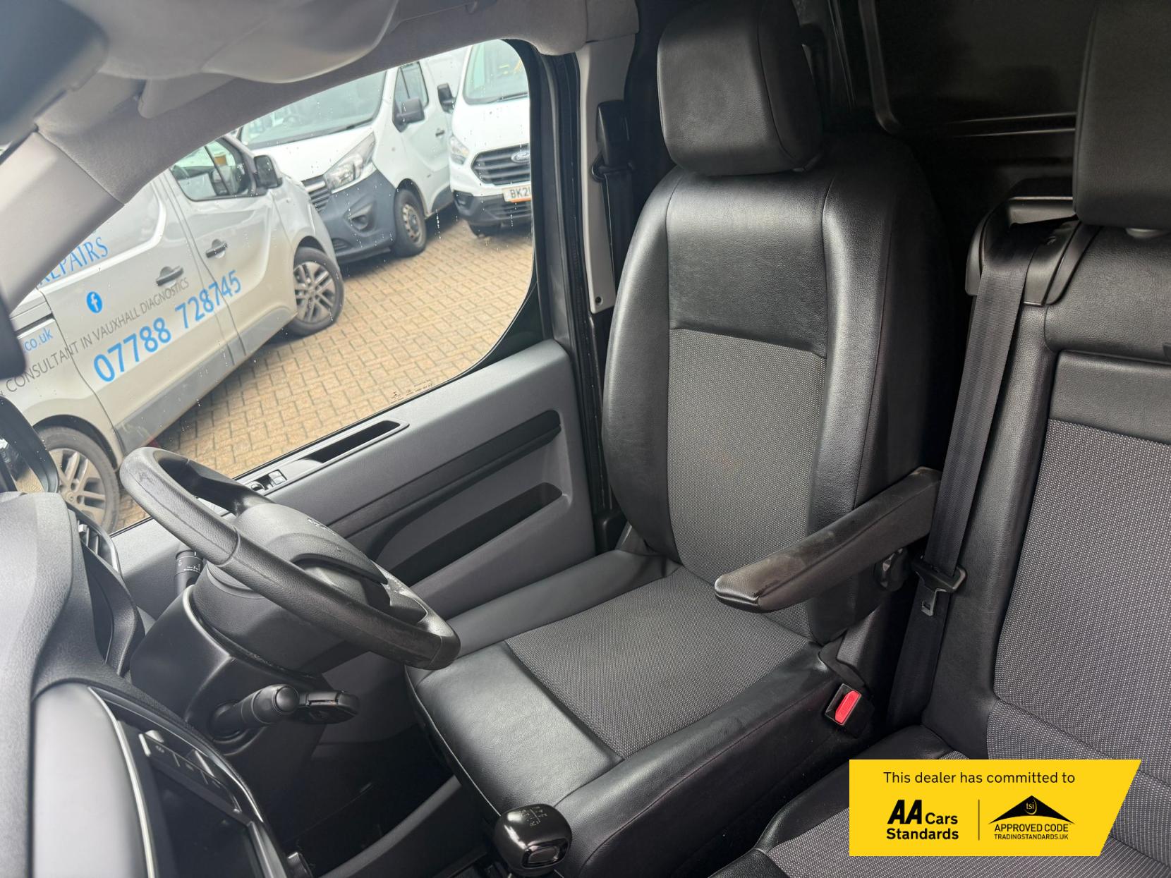 Peugeot Expert 1.5 BlueHDi 1000 Professional Standard Panel Van 6dr Diesel Manual MWB Euro 6 (s/s) (100 bhp)