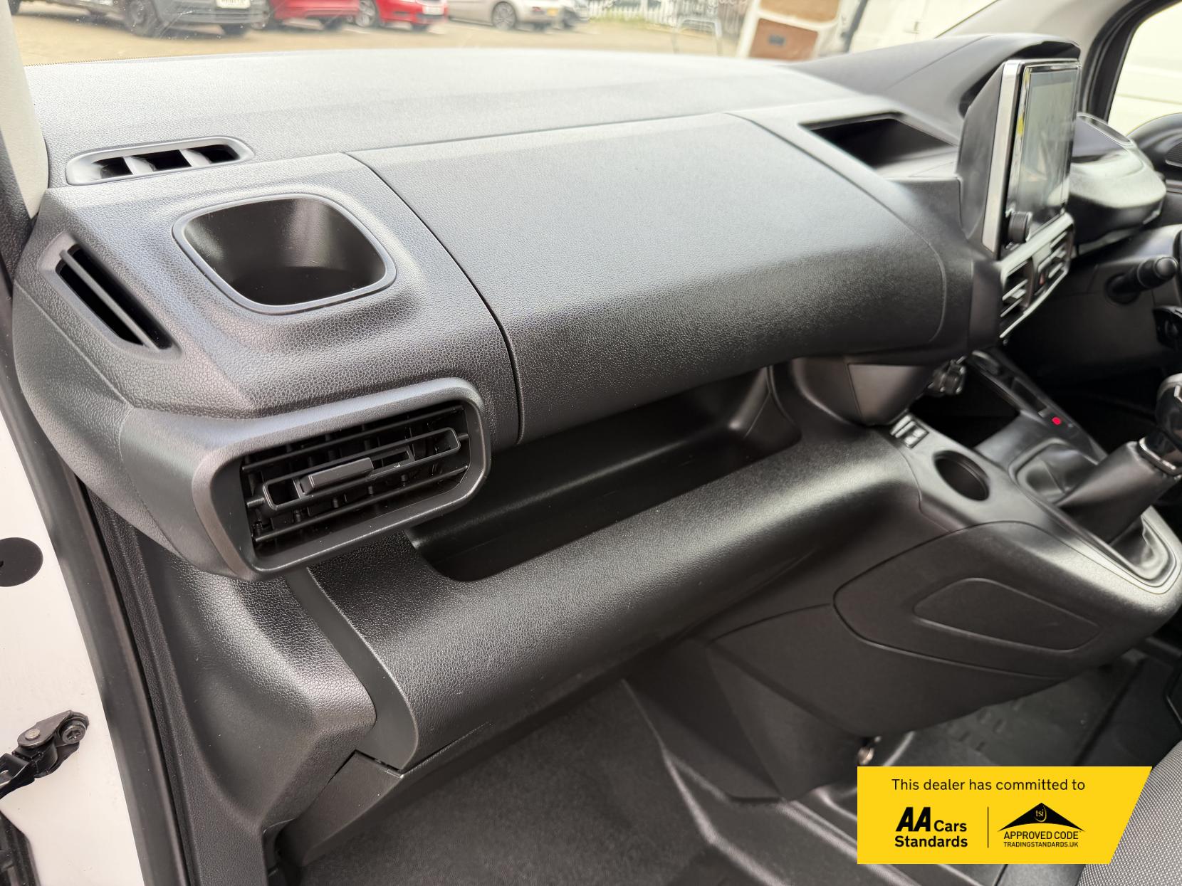 2020 Peugeot Partner 1.5 BlueHDi 1000 Professional Standard Panel Van 5dr Diesel Manual SWB Euro 6 (s/s) (100 bhp) - Thumbnail 27