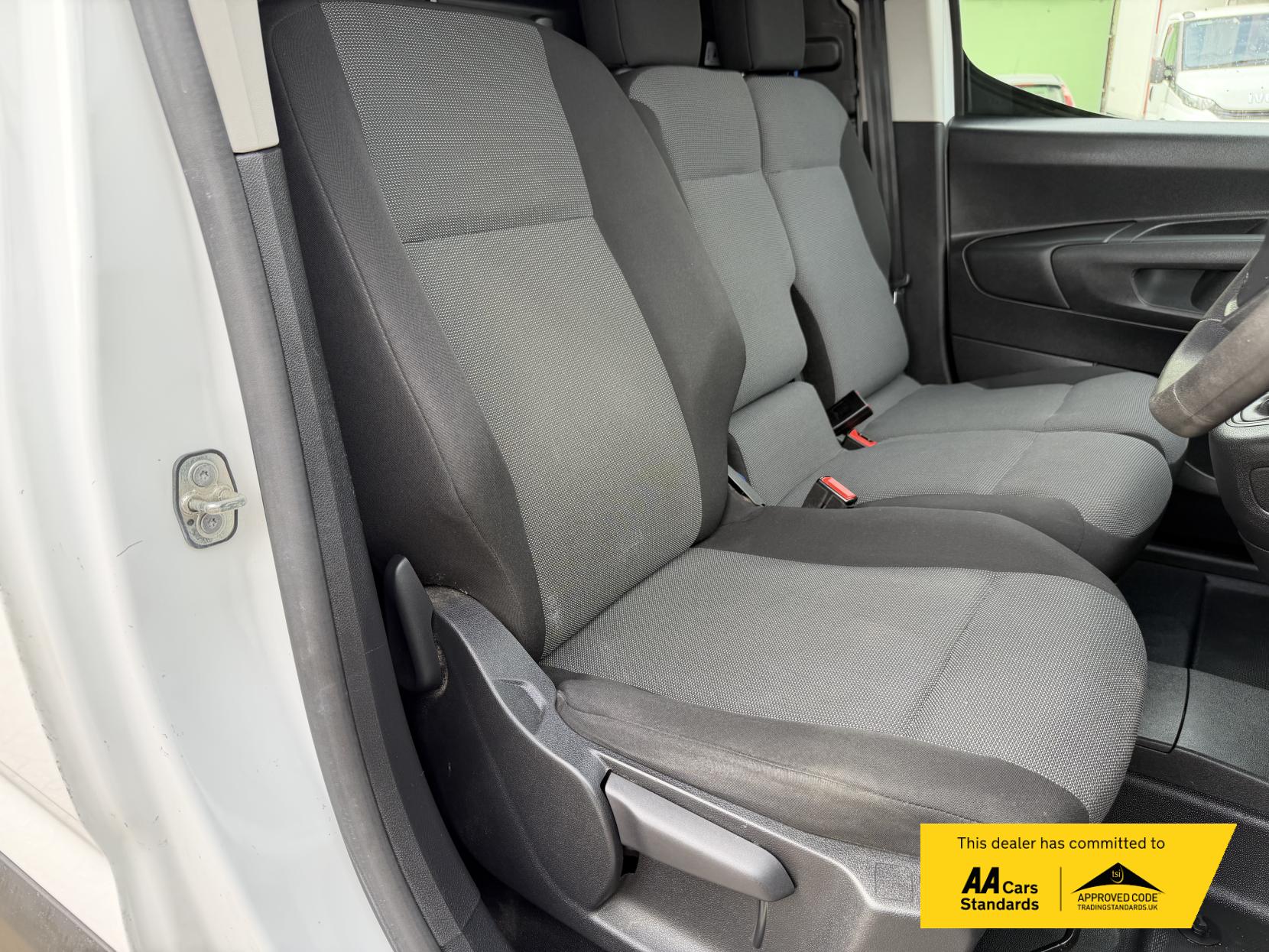 2020 Peugeot Partner 1.5 BlueHDi 1000 Professional Standard Panel Van 5dr Diesel Manual SWB Euro 6 (s/s) (100 bhp) - Thumbnail 10