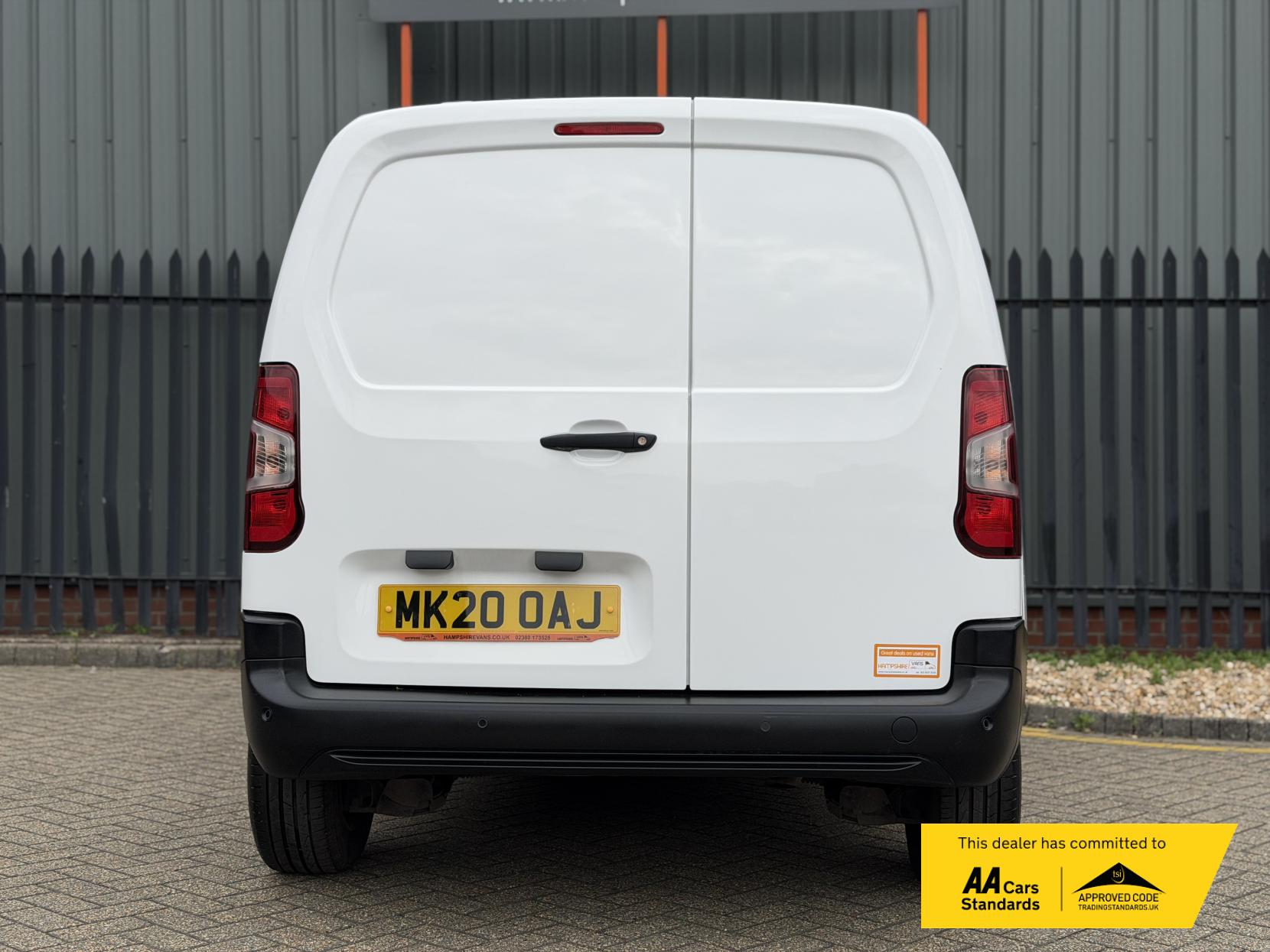 2020 Peugeot Partner 1.5 BlueHDi 1000 Professional Standard Panel Van 5dr Diesel Manual SWB Euro 6 (s/s) (100 bhp) - Thumbnail 16