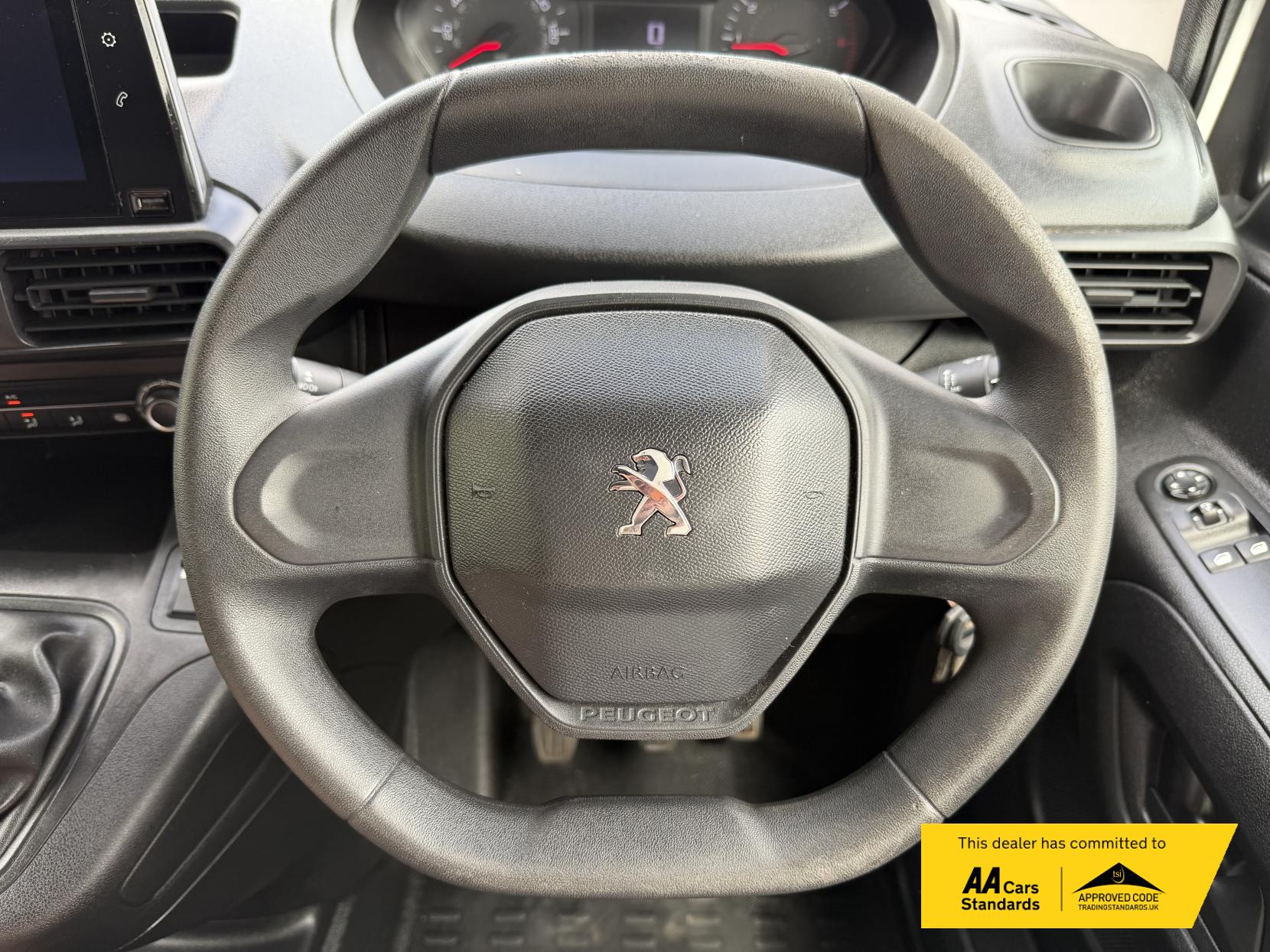 2020 Peugeot Partner 1.5 BlueHDi 1000 Professional Standard Panel Van 5dr Diesel Manual SWB Euro 6 (s/s) (100 bhp) - Thumbnail 35
