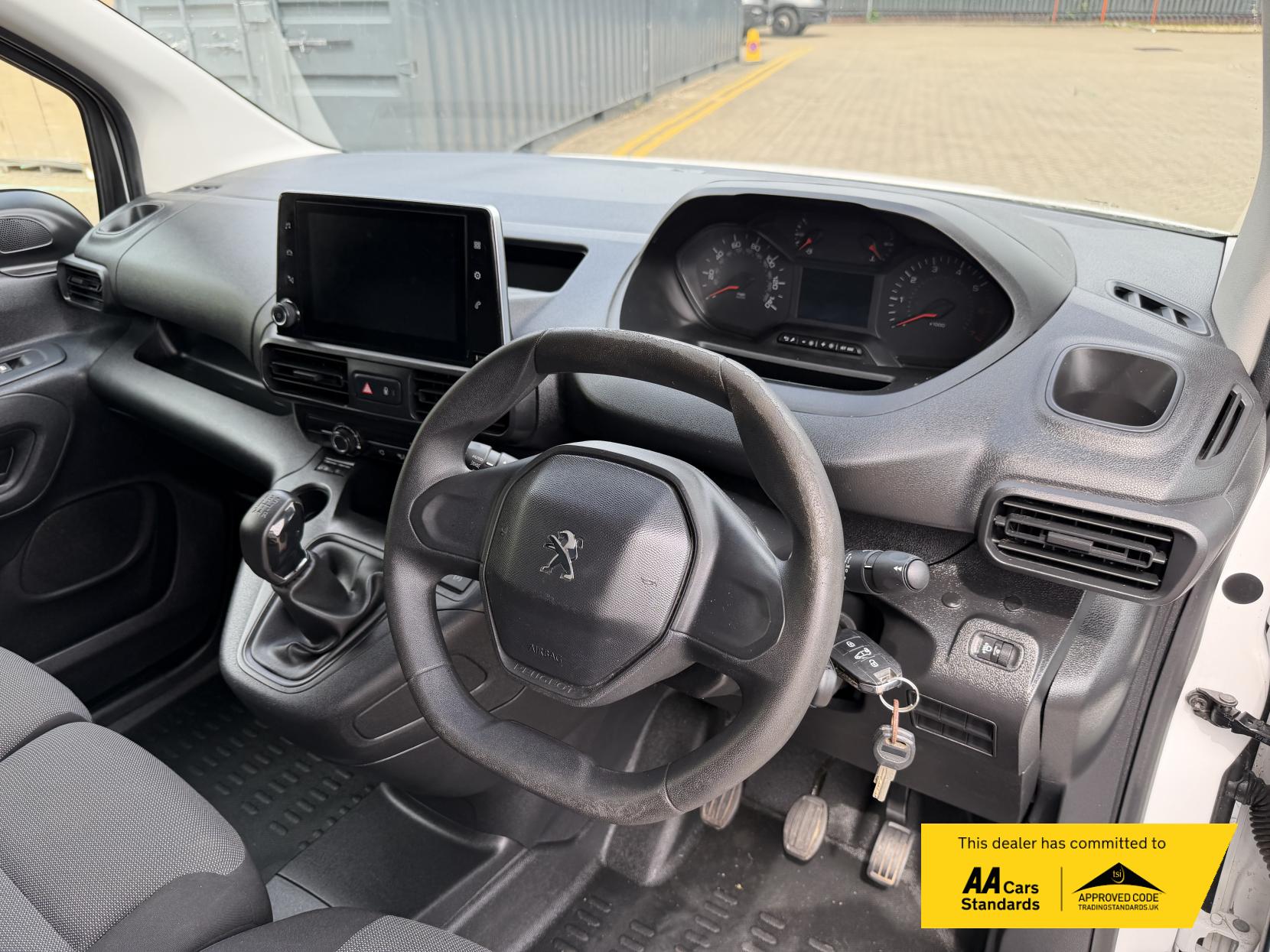 2020 Peugeot Partner 1.5 BlueHDi 1000 Professional Standard Panel Van 5dr Diesel Manual SWB Euro 6 (s/s) (100 bhp) - Thumbnail 38