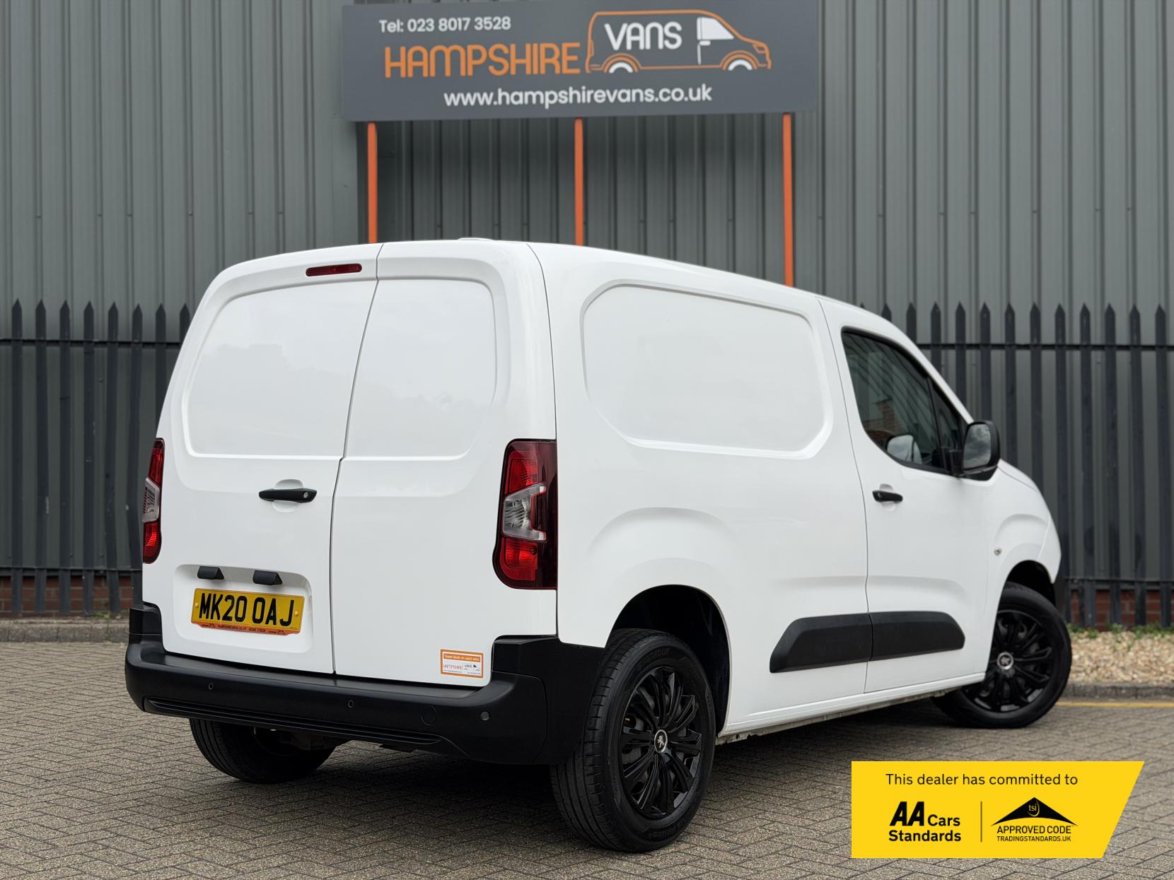 2020 Peugeot Partner 1.5 BlueHDi 1000 Professional Standard Panel Van 5dr Diesel Manual SWB Euro 6 (s/s) (100 bhp) - Thumbnail 3