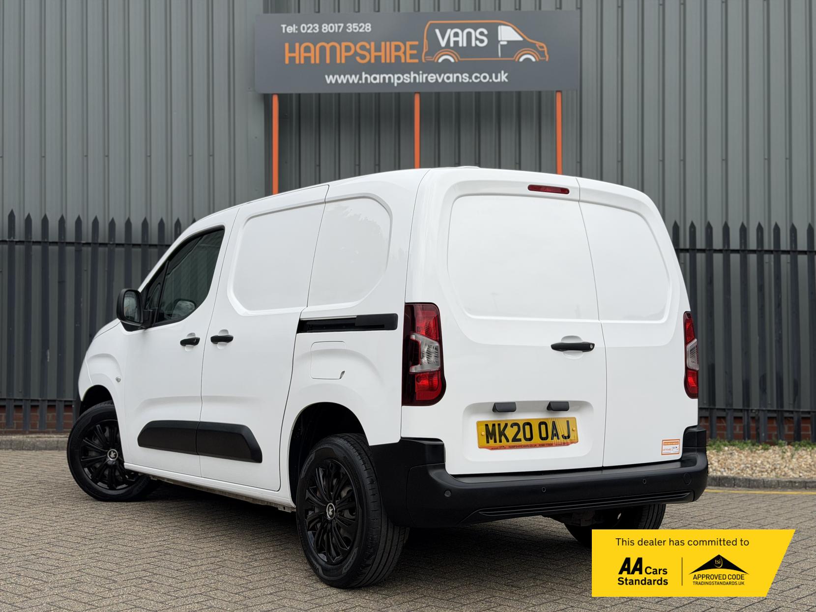 2020 Peugeot Partner 1.5 BlueHDi 1000 Professional Standard Panel Van 5dr Diesel Manual SWB Euro 6 (s/s) (100 bhp) - Thumbnail 4