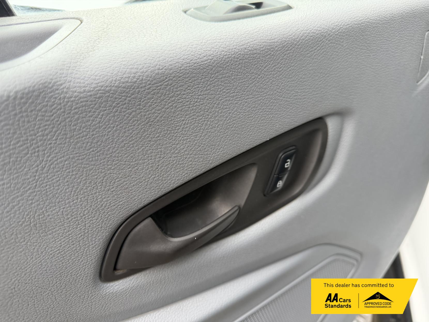 Ford Transit 2.0 350 EcoBlue 3-Way Tipper 2dr Diesel Manual RWD L2 Euro 6 (1-Stop, DRW) (130 ps)