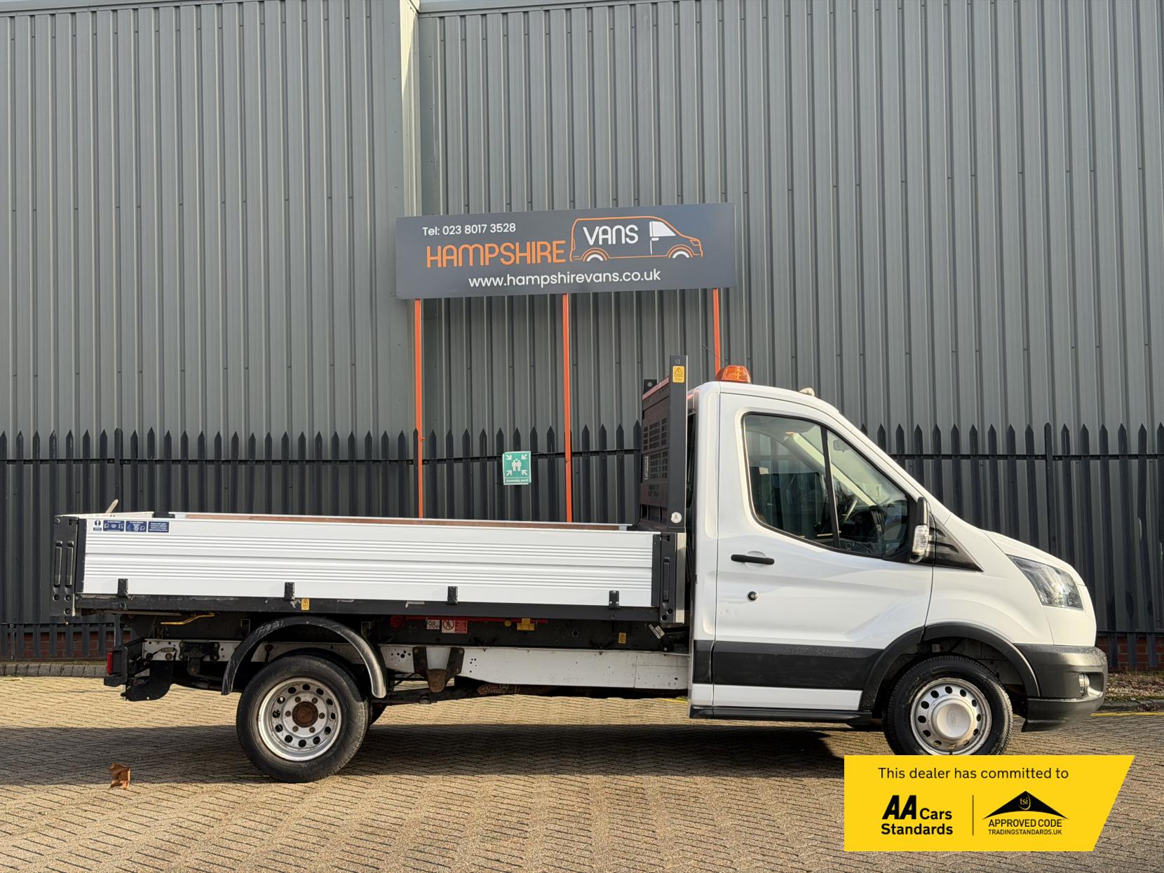 Ford Transit 2.0 350 EcoBlue 3-Way Tipper 2dr Diesel Manual RWD L2 Euro 6 (1-Stop, DRW) (130 ps)