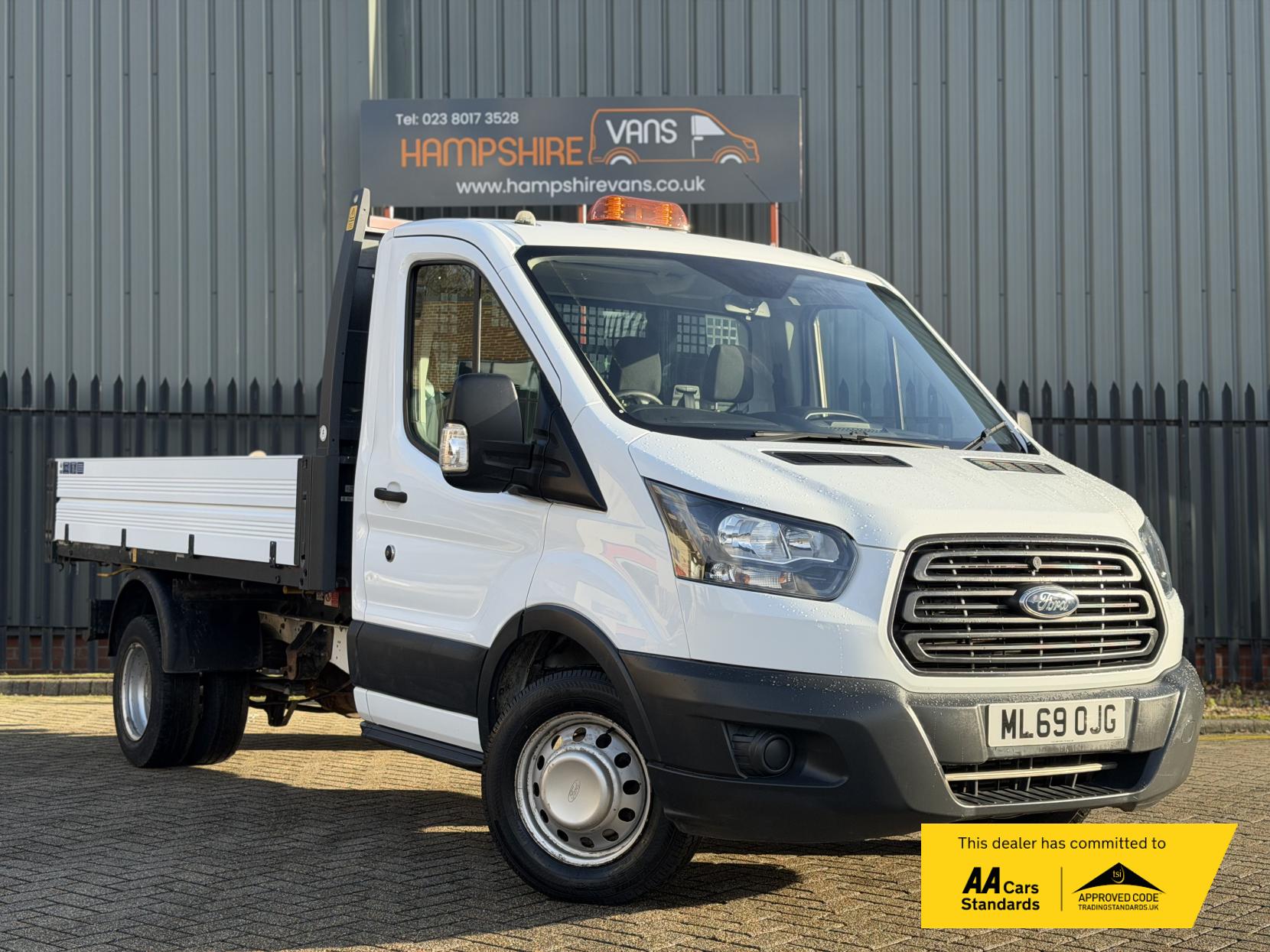 Ford Transit 2.0 350 EcoBlue 3-Way Tipper 2dr Diesel Manual RWD L2 Euro 6 (1-Stop, DRW) (130 ps)