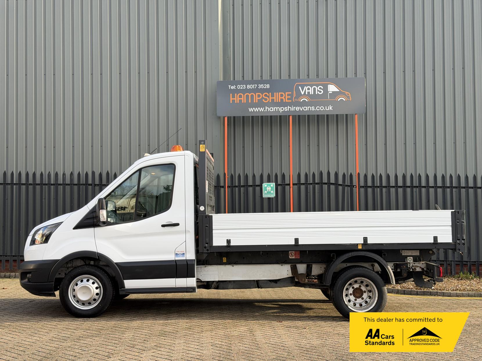 Ford Transit 2.0 350 EcoBlue 3-Way Tipper 2dr Diesel Manual RWD L2 Euro 6 (1-Stop, DRW) (130 ps)