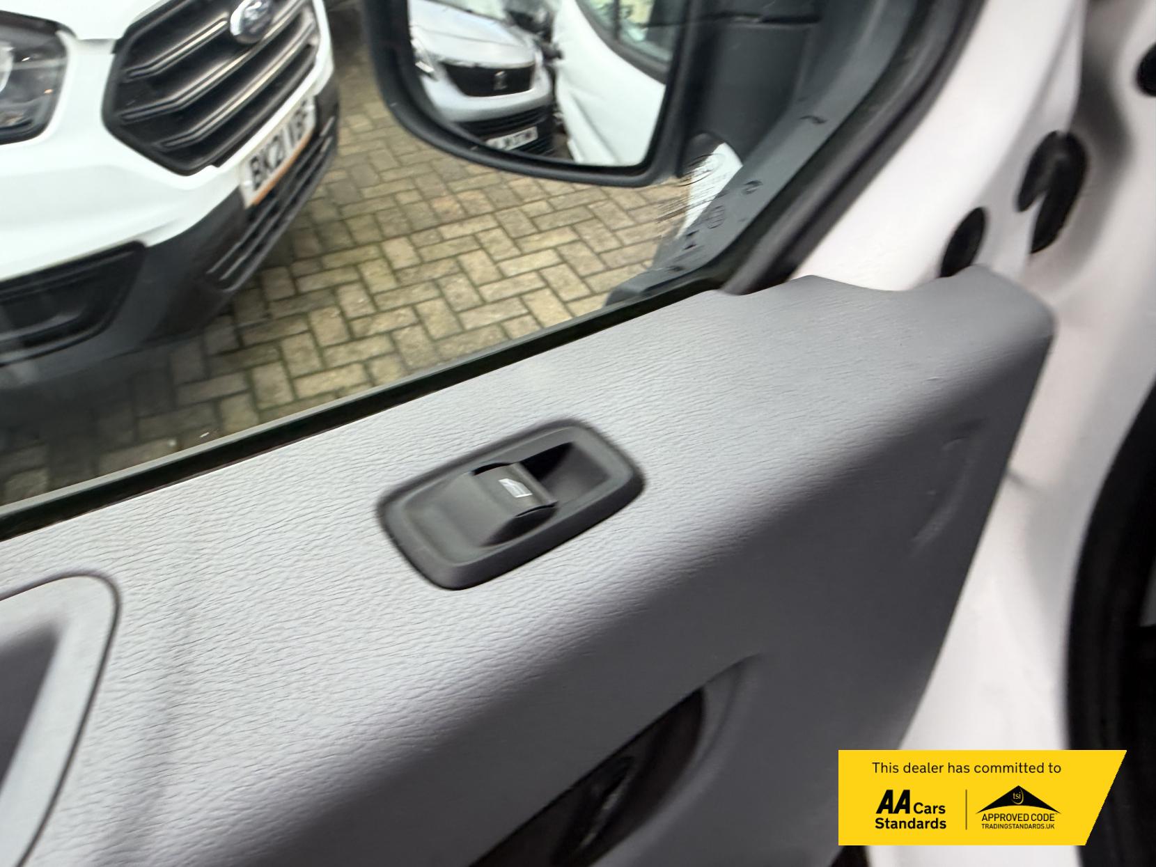 Ford Transit 2.0 350 EcoBlue 3-Way Tipper 2dr Diesel Manual RWD L2 Euro 6 (1-Stop, DRW) (130 ps)