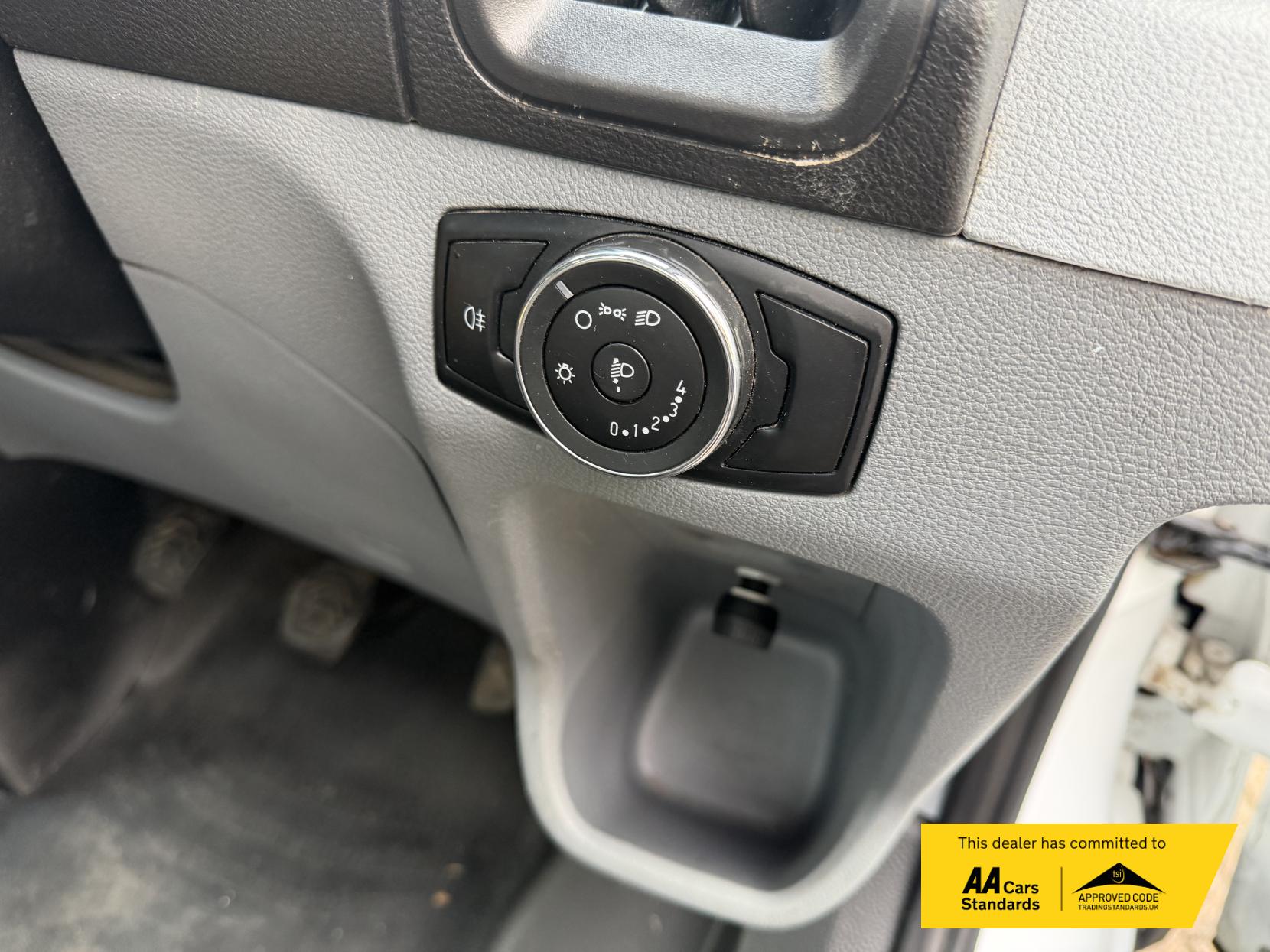 Ford Transit 2.0 350 EcoBlue 3-Way Tipper 2dr Diesel Manual RWD L2 Euro 6 (1-Stop, DRW) (130 ps)