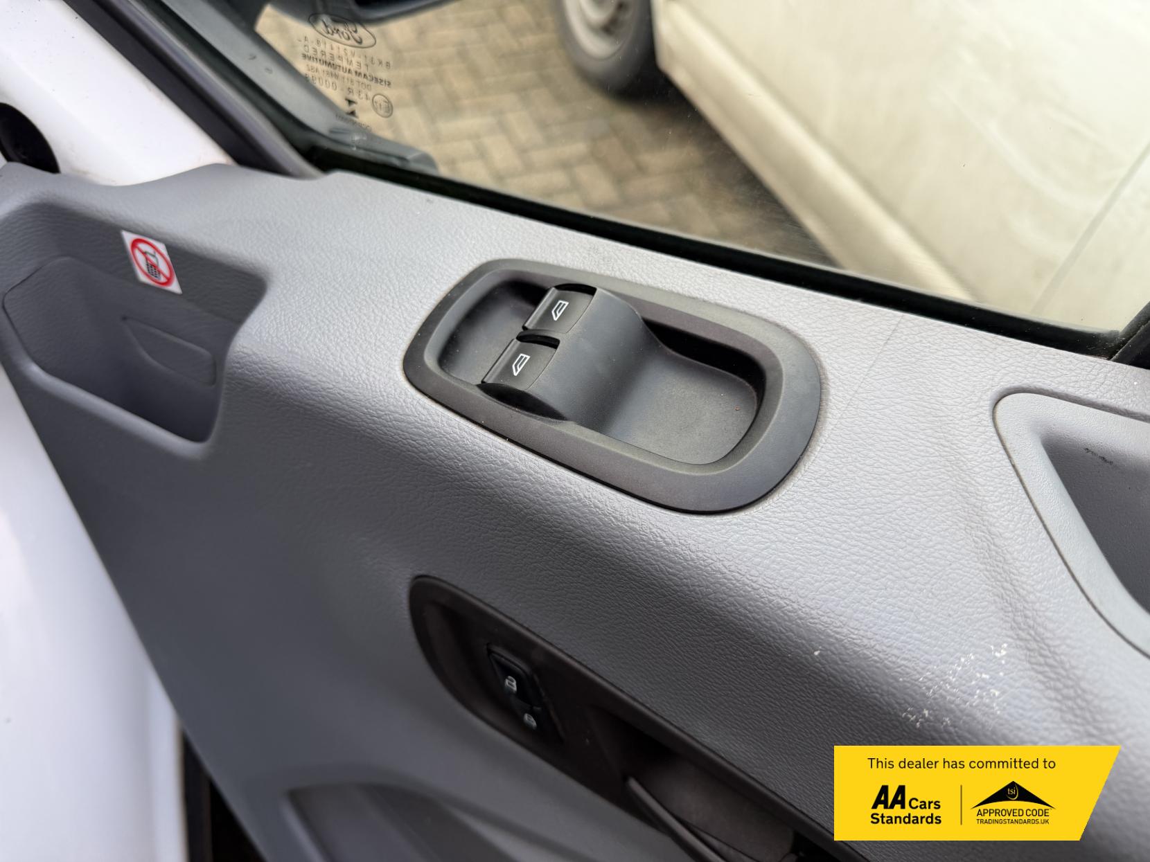 Ford Transit 2.0 350 EcoBlue 3-Way Tipper 2dr Diesel Manual RWD L2 Euro 6 (1-Stop, DRW) (130 ps)