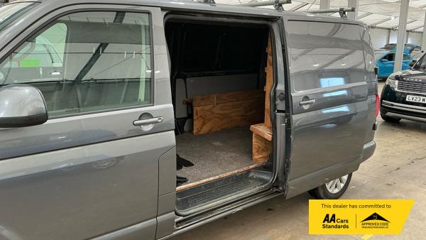 2017 Volkswagen Transporter 2.0 TDI T30 BlueMotion Tech Highline Panel Van 5dr Diesel Manual FWD LWB Euro 6 (s/s) (150 ps) - Thumbnail 10