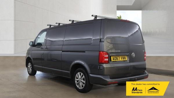 2017 Volkswagen Transporter 2.0 TDI T30 BlueMotion Tech Highline Panel Van 5dr Diesel Manual FWD LWB Euro 6 (s/s) (150 ps) - Thumbnail 4