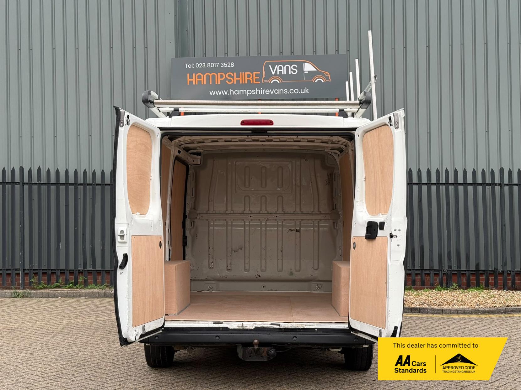 2019 Peugeot Boxer 2.2 BlueHDi 333 Professional Panel Van 5dr Diesel Manual L1 H1 Euro 6 (s/s) (120 ps) - Thumbnail 12