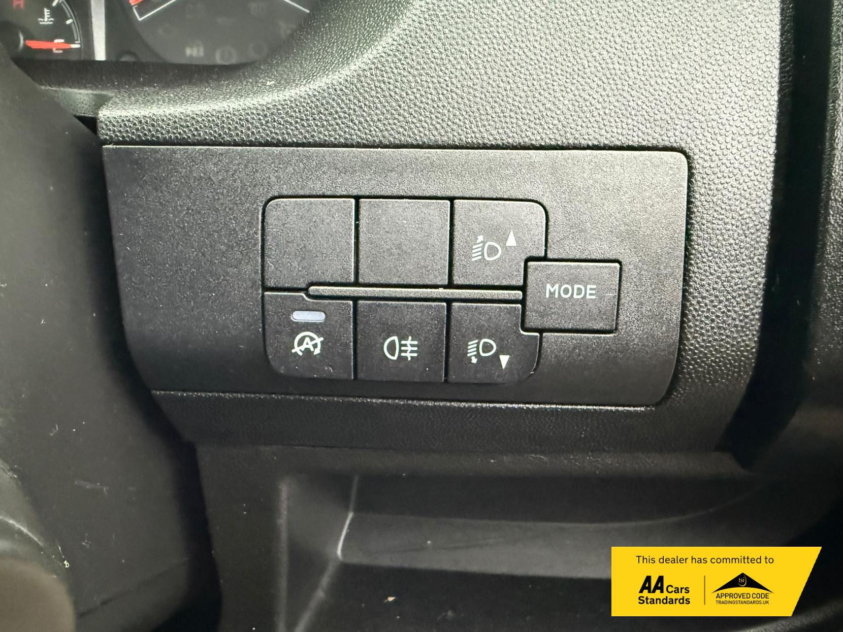 2019 Peugeot Boxer 2.2 BlueHDi 333 Professional Panel Van 5dr Diesel Manual L1 H1 Euro 6 (s/s) (120 ps) - Thumbnail 47