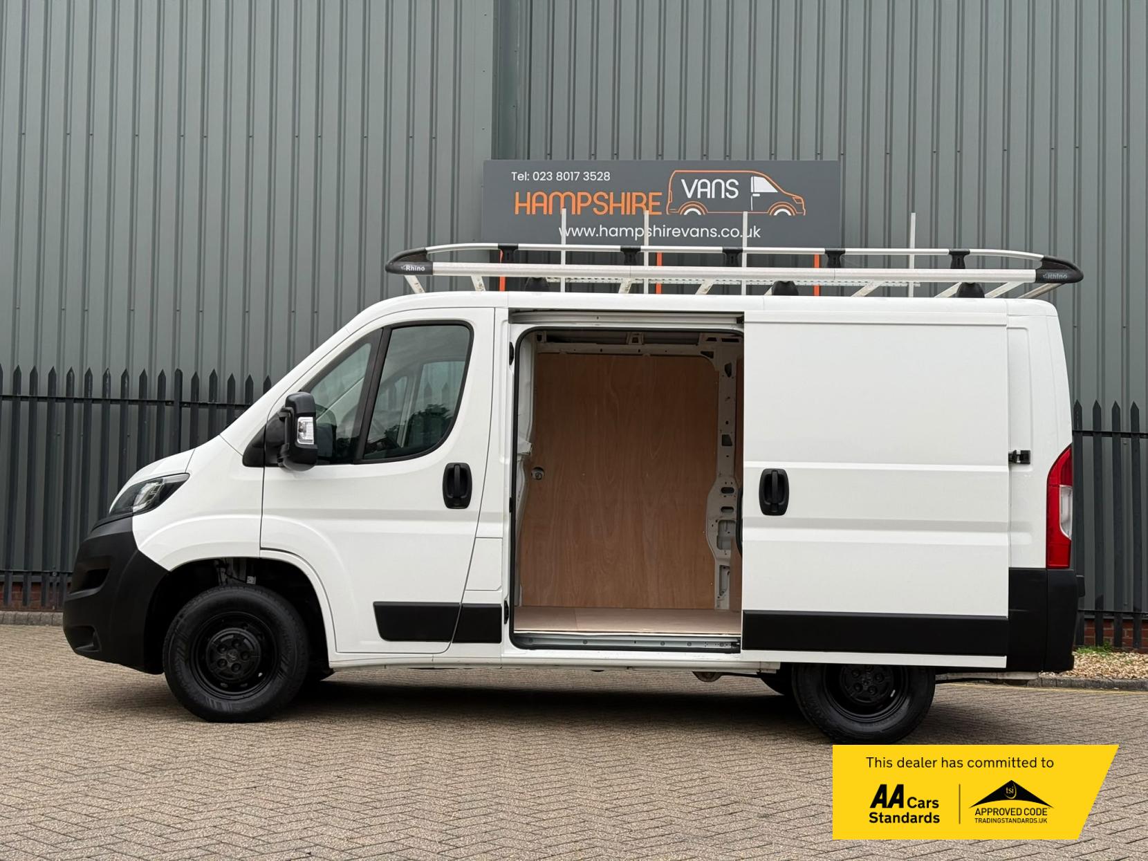 2019 Peugeot Boxer 2.2 BlueHDi 333 Professional Panel Van 5dr Diesel Manual L1 H1 Euro 6 (s/s) (120 ps) - Thumbnail 9