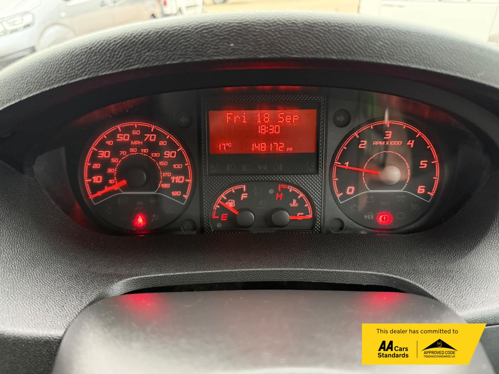 2019 Peugeot Boxer 2.2 BlueHDi 333 Professional Panel Van 5dr Diesel Manual L1 H1 Euro 6 (s/s) (120 ps) - Thumbnail 41