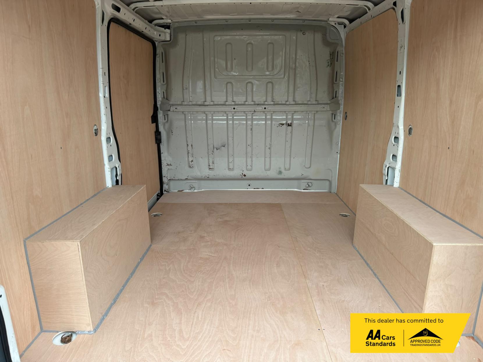 2019 Peugeot Boxer 2.2 BlueHDi 333 Professional Panel Van 5dr Diesel Manual L1 H1 Euro 6 (s/s) (120 ps) - Thumbnail 15