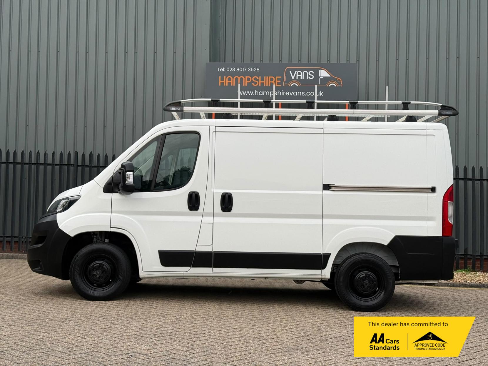 2019 Peugeot Boxer 2.2 BlueHDi 333 Professional Panel Van 5dr Diesel Manual L1 H1 Euro 6 (s/s) (120 ps) - Thumbnail 8