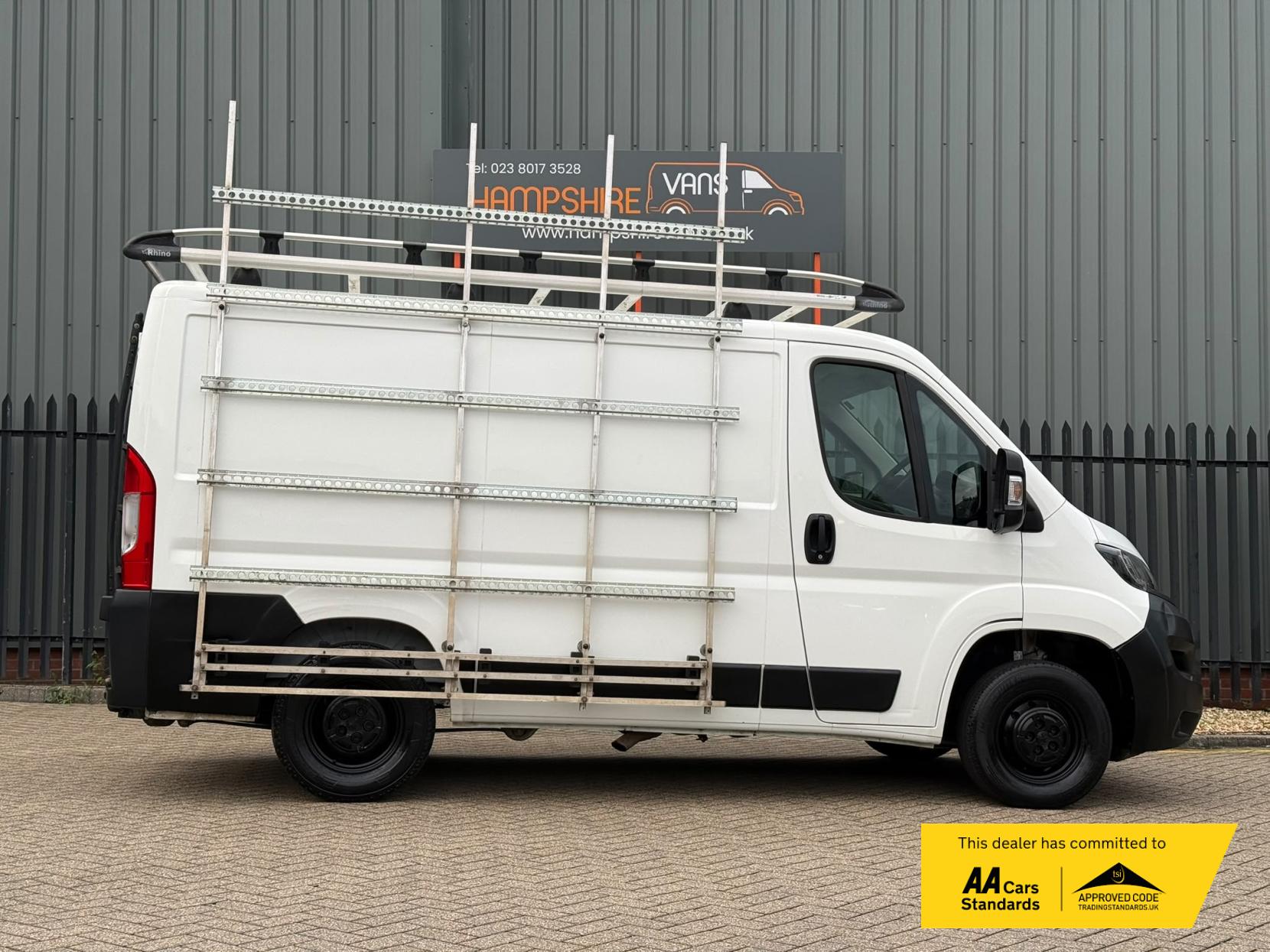 2019 Peugeot Boxer 2.2 BlueHDi 333 Professional Panel Van 5dr Diesel Manual L1 H1 Euro 6 (s/s) (120 ps) - Thumbnail 5