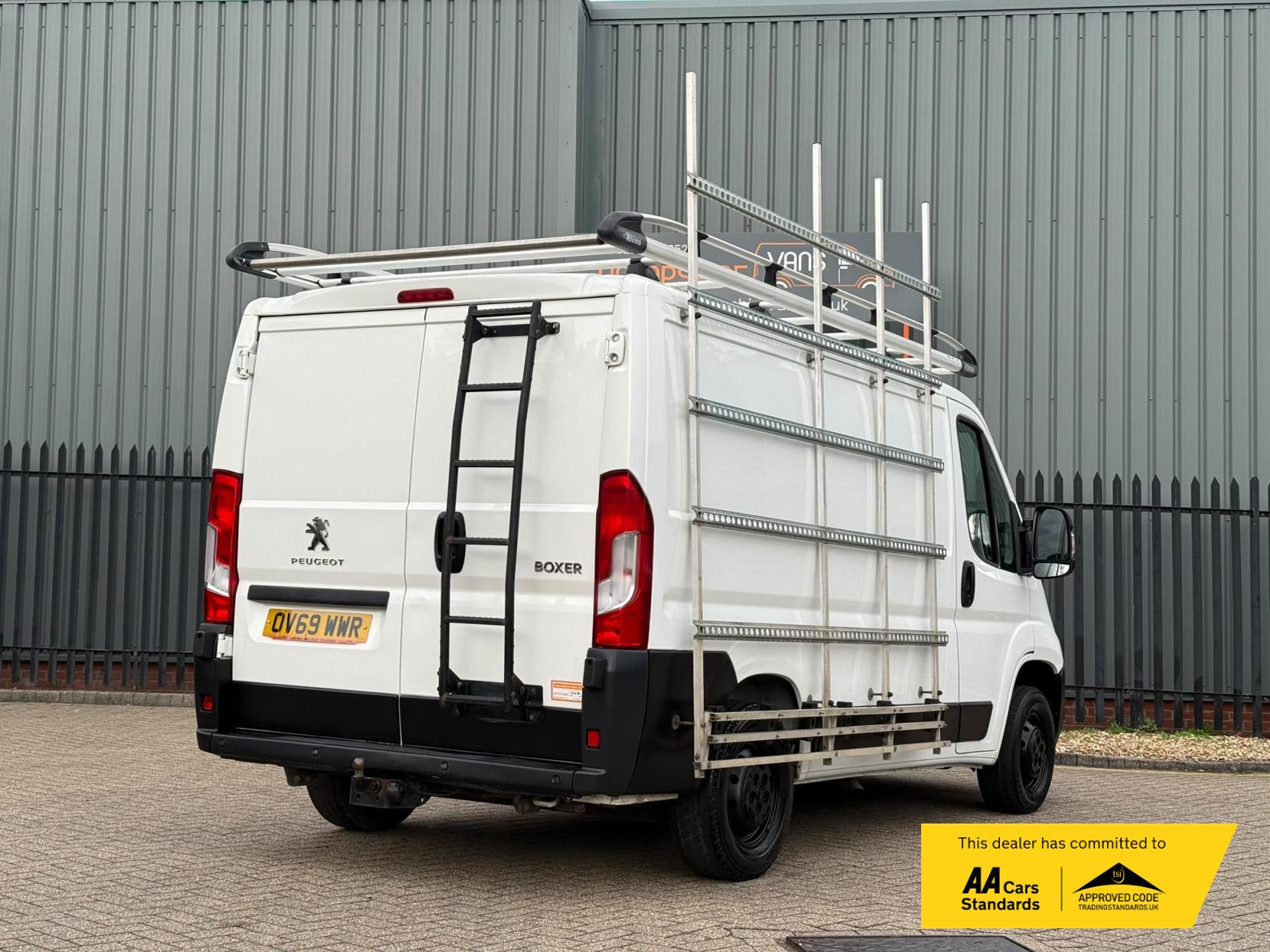 2019 Peugeot Boxer 2.2 BlueHDi 333 Professional Panel Van 5dr Diesel Manual L1 H1 Euro 6 (s/s) (120 ps) - Thumbnail 3