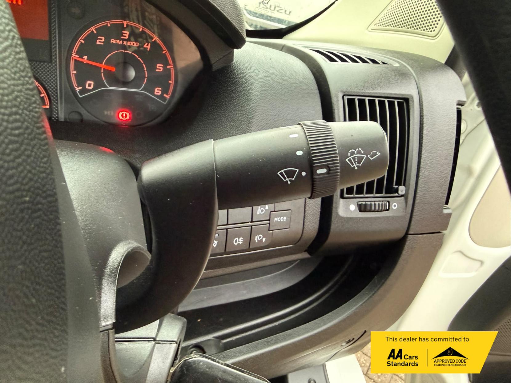 2019 Peugeot Boxer 2.2 BlueHDi 333 Professional Panel Van 5dr Diesel Manual L1 H1 Euro 6 (s/s) (120 ps) - Thumbnail 43