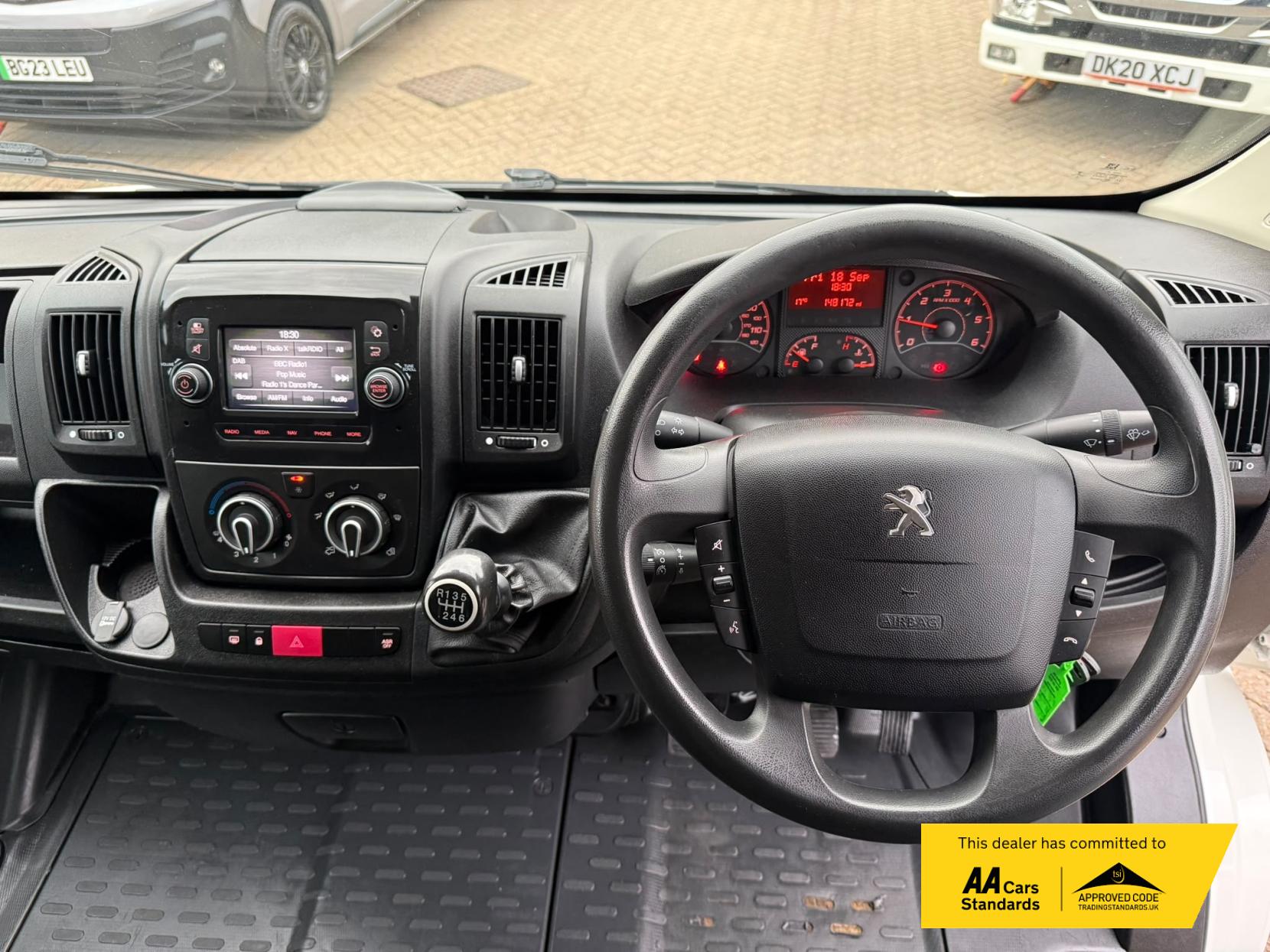 2019 Peugeot Boxer 2.2 BlueHDi 333 Professional Panel Van 5dr Diesel Manual L1 H1 Euro 6 (s/s) (120 ps) - Thumbnail 44