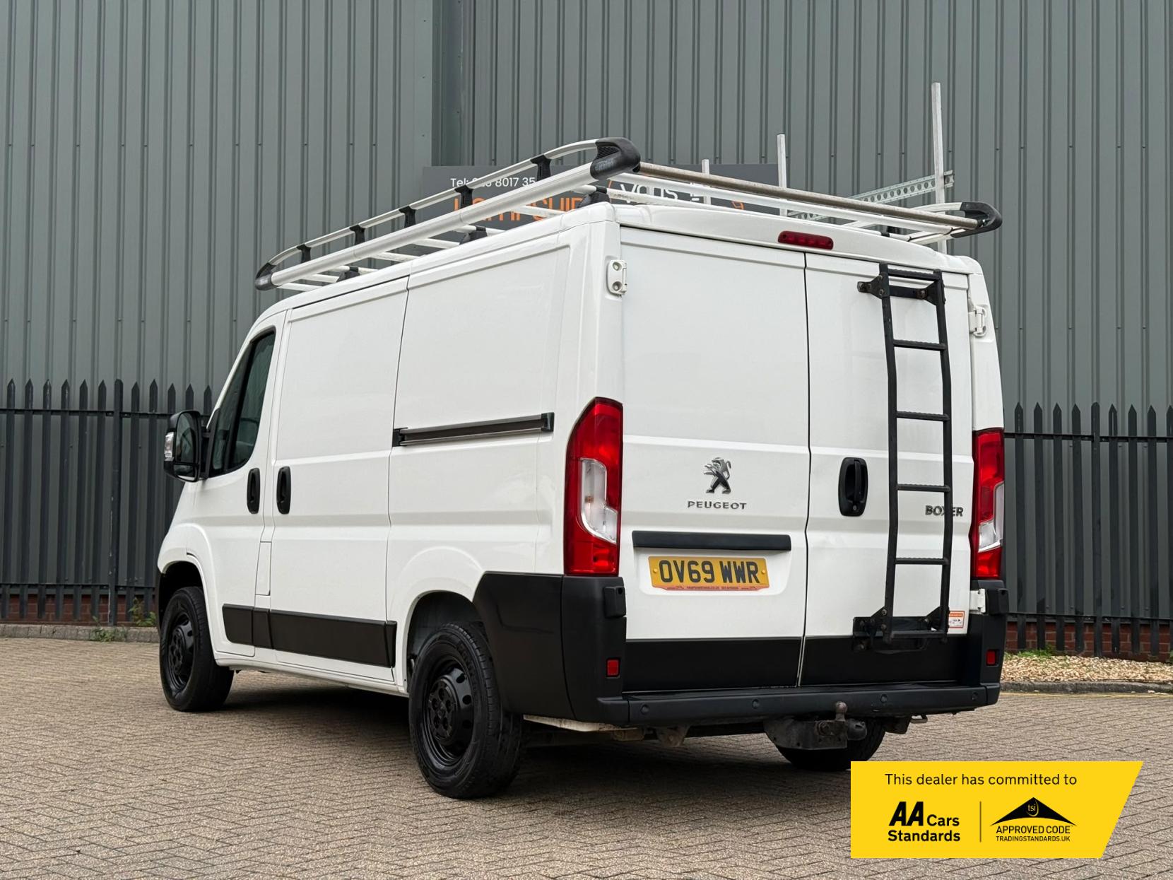 2019 Peugeot Boxer 2.2 BlueHDi 333 Professional Panel Van 5dr Diesel Manual L1 H1 Euro 6 (s/s) (120 ps) - Thumbnail 4