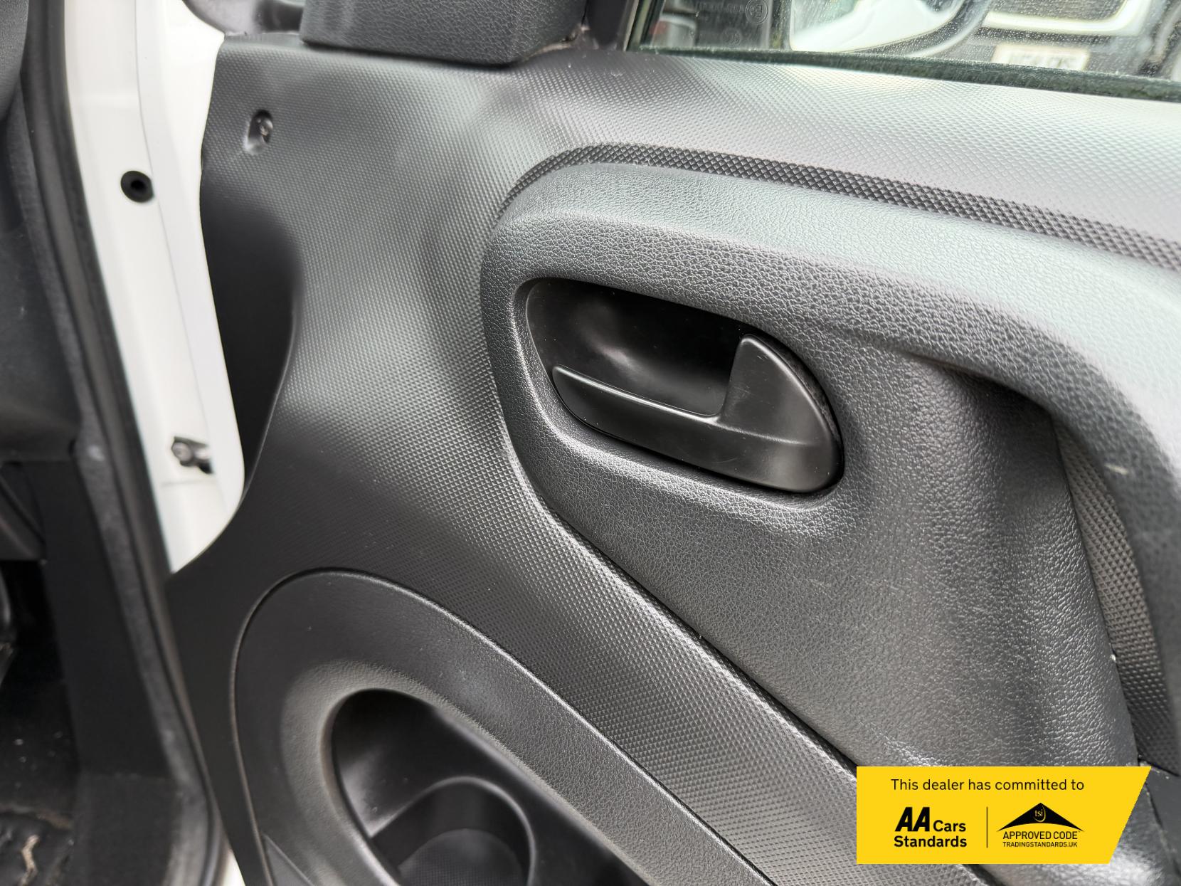 Citroen Berlingo 1.6 HDi 625 Enterprise Panel Van 5dr Diesel Manual L1 (131 g/km, 75 bhp)