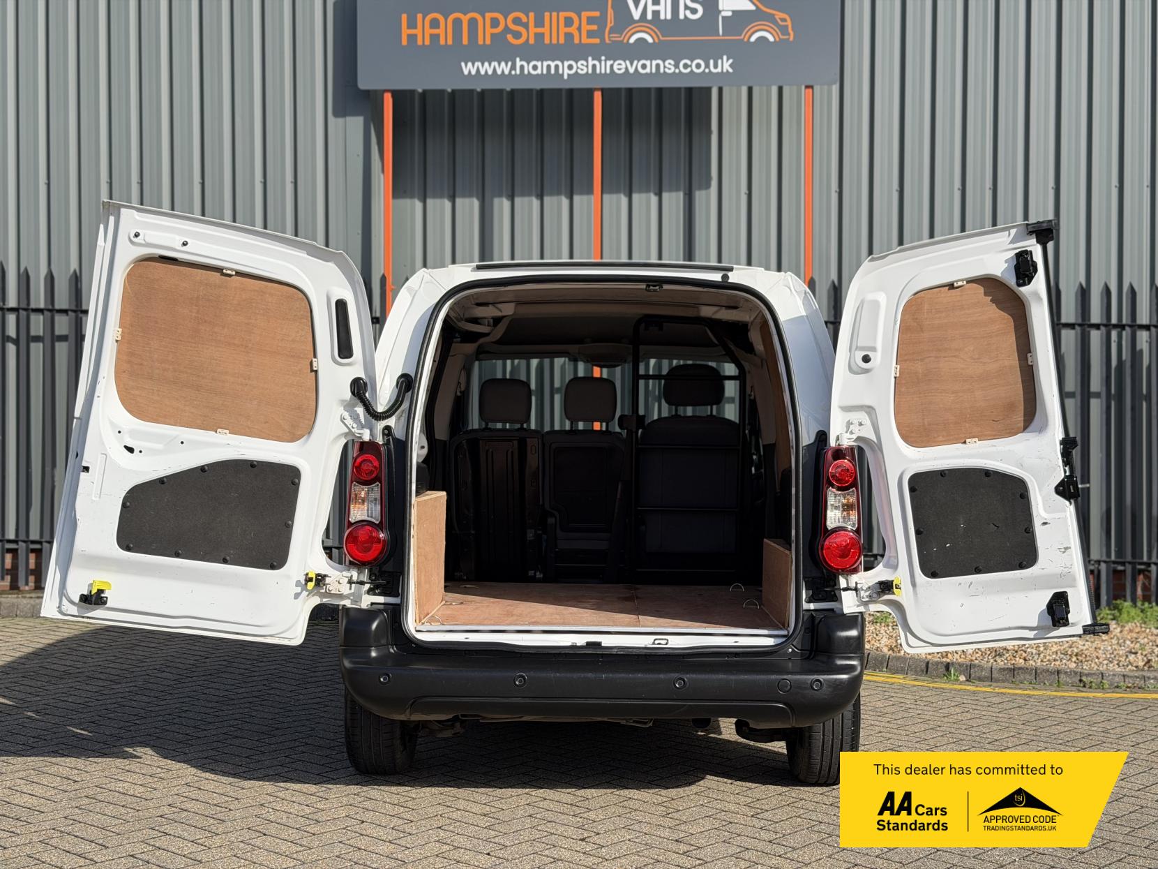 Citroen Berlingo 1.6 HDi 625 Enterprise Panel Van 5dr Diesel Manual L1 (131 g/km, 75 bhp)