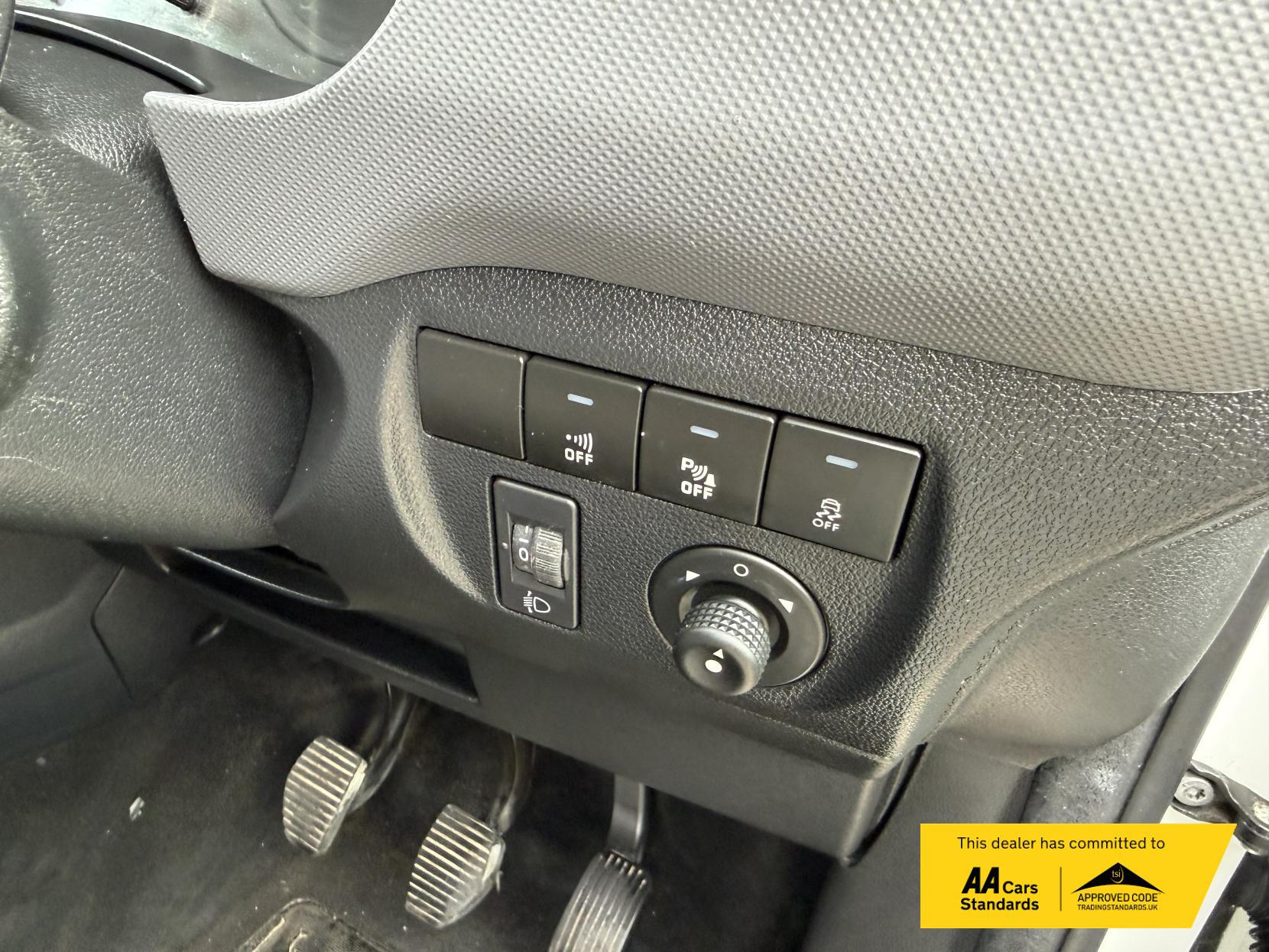 Citroen Berlingo 1.6 HDi 625 Enterprise Panel Van 5dr Diesel Manual L1 (131 g/km, 75 bhp)