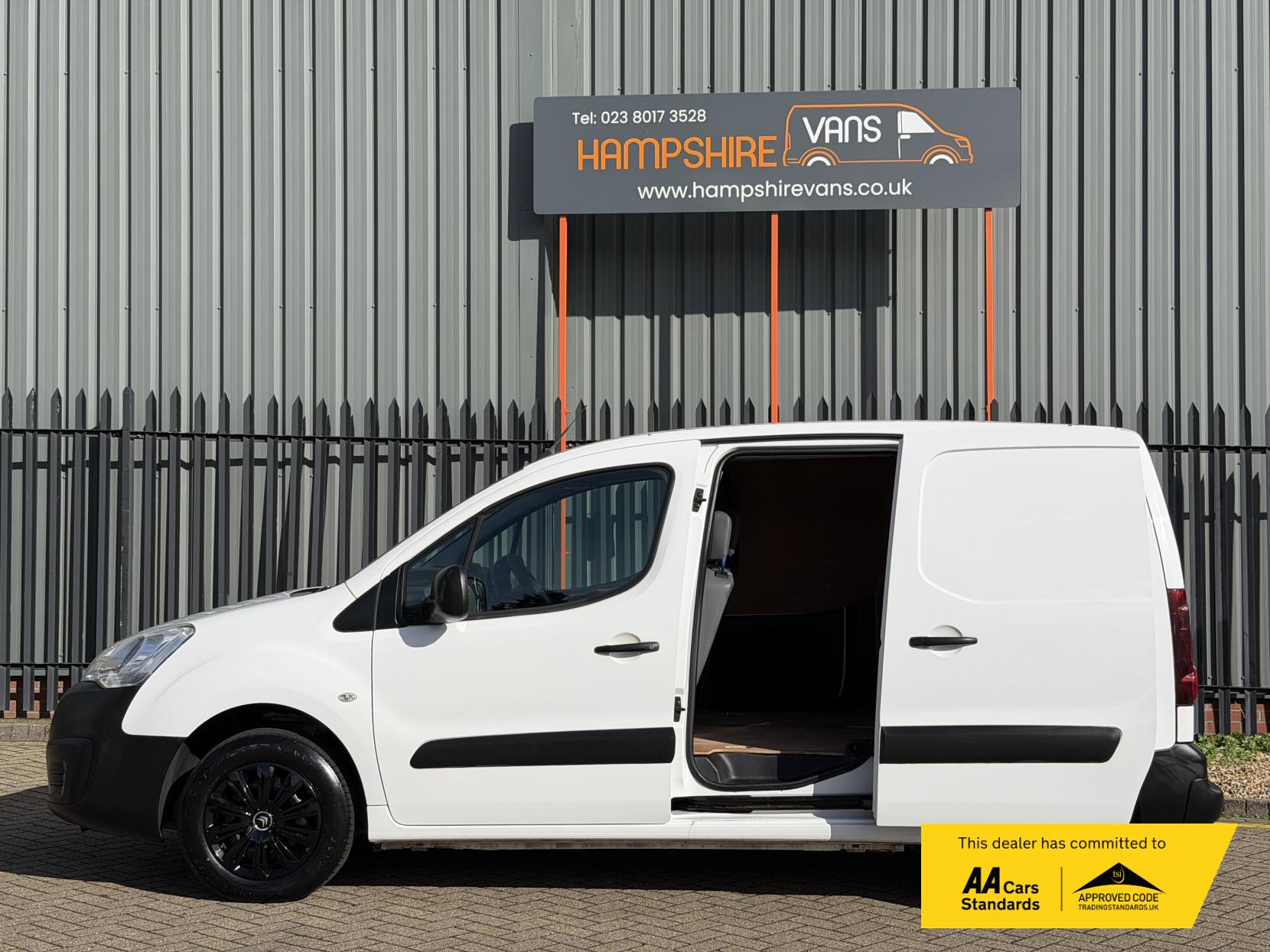 Citroen Berlingo 1.6 HDi 625 Enterprise Panel Van 5dr Diesel Manual L1 (131 g/km, 75 bhp)