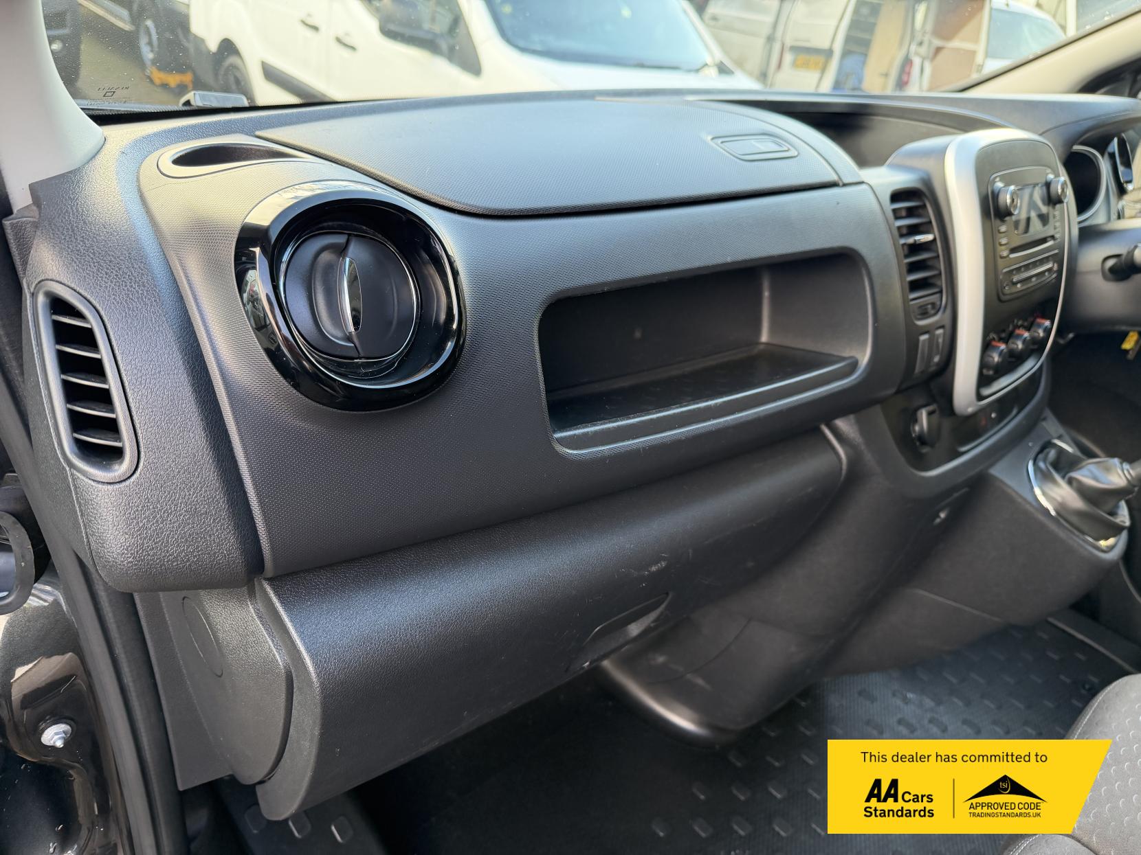 Vauxhall Vivaro 1.6 CDTi 2900 BiTurbo ecoFLEX Sportive Panel Van 5dr Diesel Manual L2 H1 Euro 5 (s/s) (120 ps)