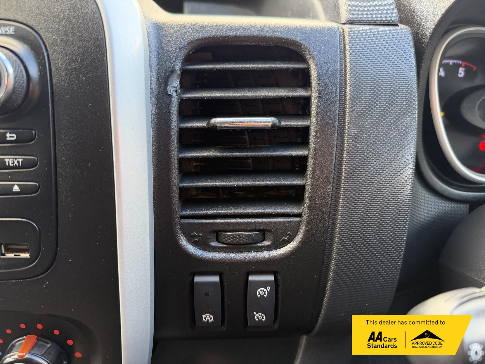 Vauxhall Vivaro 1.6 CDTi 2900 BiTurbo ecoFLEX Sportive Panel Van 5dr Diesel Manual L2 H1 Euro 5 (s/s) (120 ps)