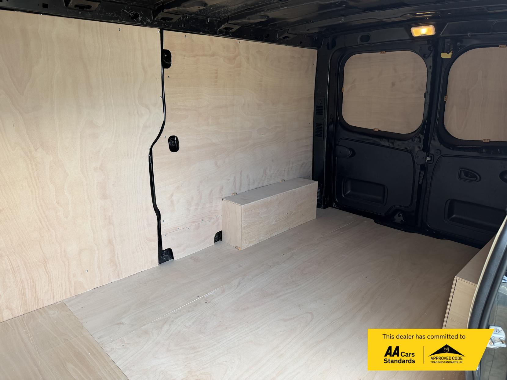 Vauxhall Vivaro 1.6 CDTi 2900 BiTurbo ecoFLEX Sportive Panel Van 5dr Diesel Manual L2 H1 Euro 5 (s/s) (120 ps)