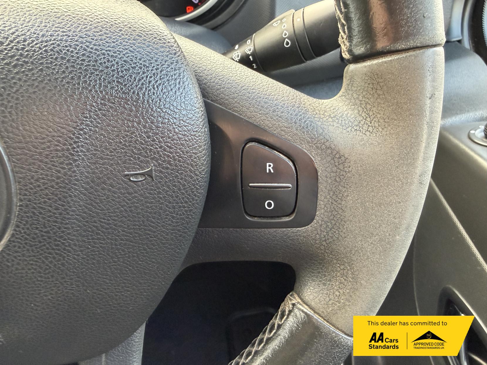 Vauxhall Vivaro 1.6 CDTi 2900 BiTurbo ecoFLEX Sportive Panel Van 5dr Diesel Manual L2 H1 Euro 5 (s/s) (120 ps)