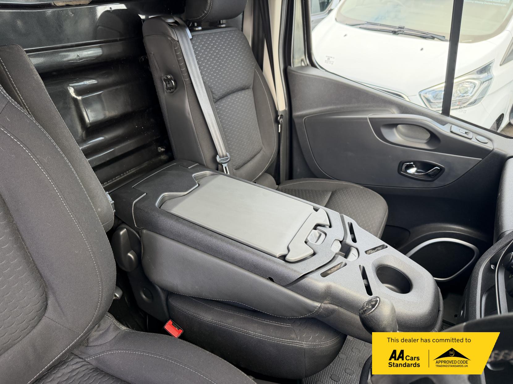 Vauxhall Vivaro 1.6 CDTi 2900 BiTurbo ecoFLEX Sportive Panel Van 5dr Diesel Manual L2 H1 Euro 5 (s/s) (120 ps)