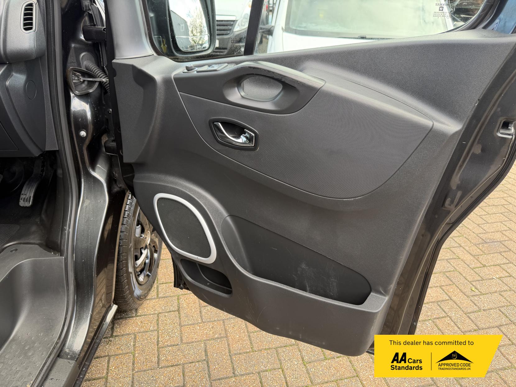 Vauxhall Vivaro 1.6 CDTi 2900 BiTurbo ecoFLEX Sportive Panel Van 5dr Diesel Manual L2 H1 Euro 5 (s/s) (120 ps)