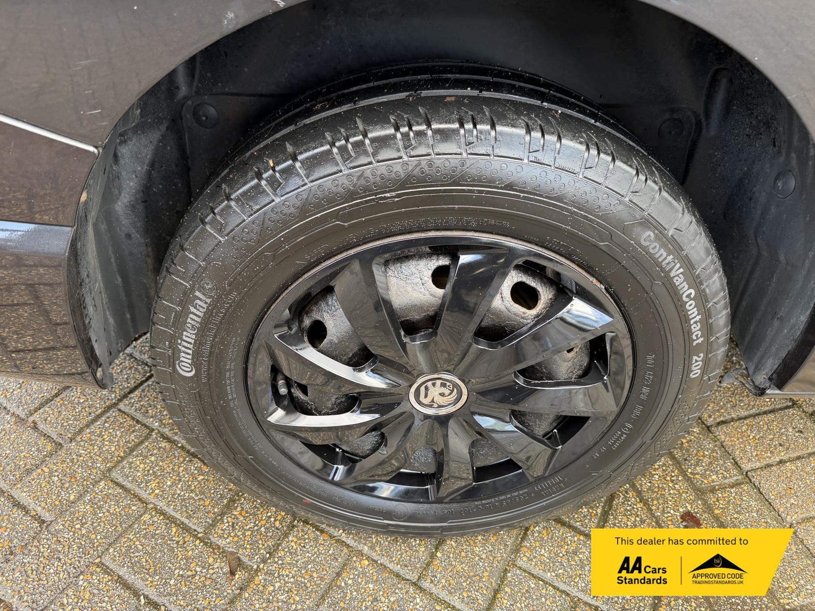 Vauxhall Vivaro 1.6 CDTi 2900 BiTurbo ecoFLEX Sportive Panel Van 5dr Diesel Manual L2 H1 Euro 5 (s/s) (120 ps)