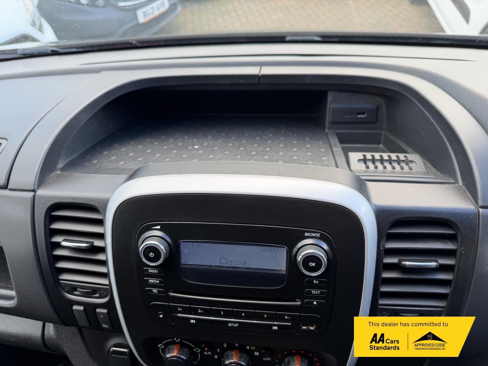 Vauxhall Vivaro 1.6 CDTi 2900 BiTurbo ecoFLEX Sportive Panel Van 5dr Diesel Manual L2 H1 Euro 5 (s/s) (120 ps)